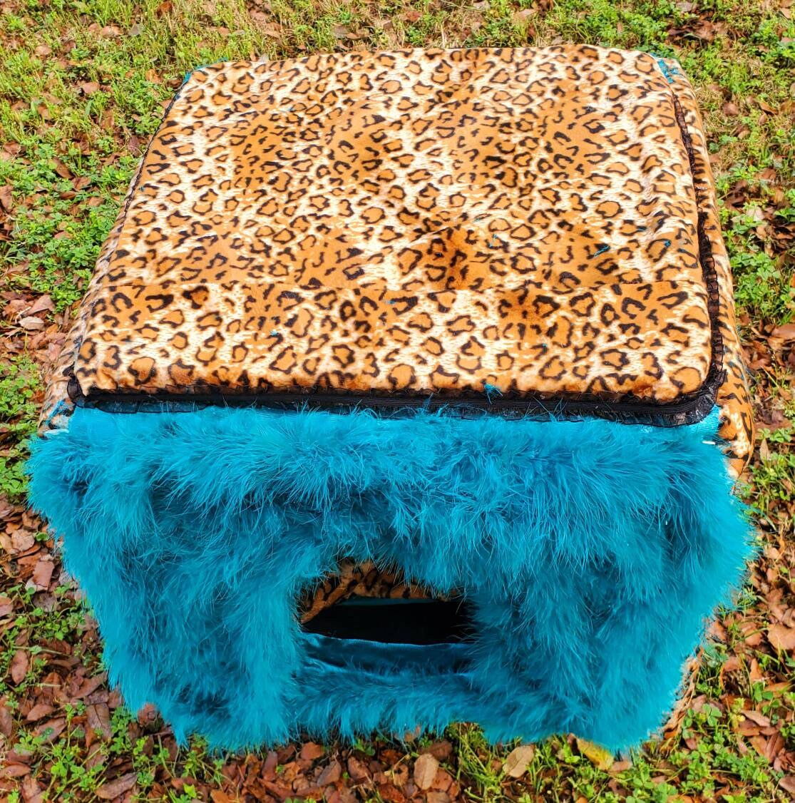 Cat Play Bed, Two Story cat play bed, Pet two story bed. Two story Pet house. Leopard, animal Print bed, beds for cats, aqua cat bed, feathe
