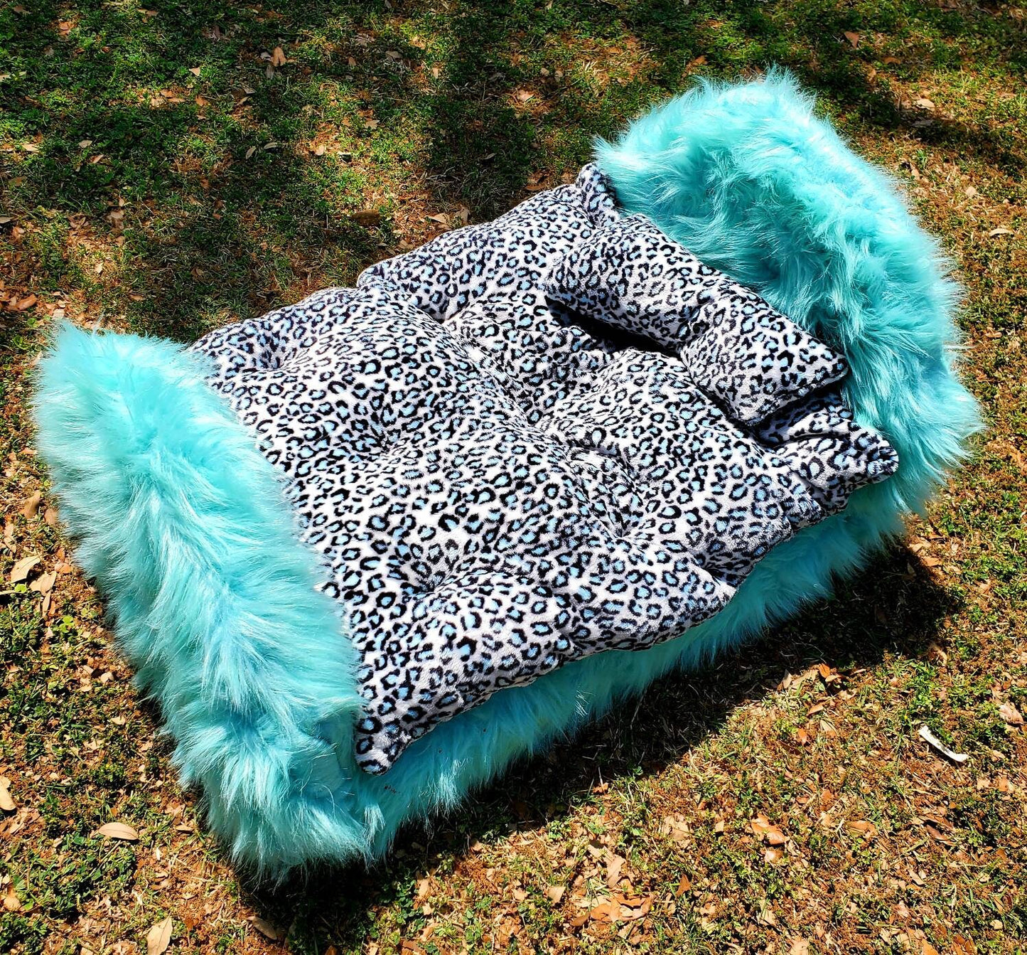 Headbord Pet bed, Headboard cat bed, Headboard dog bed. Faux fur, Leopard pet bed. Luxury Pet bed.