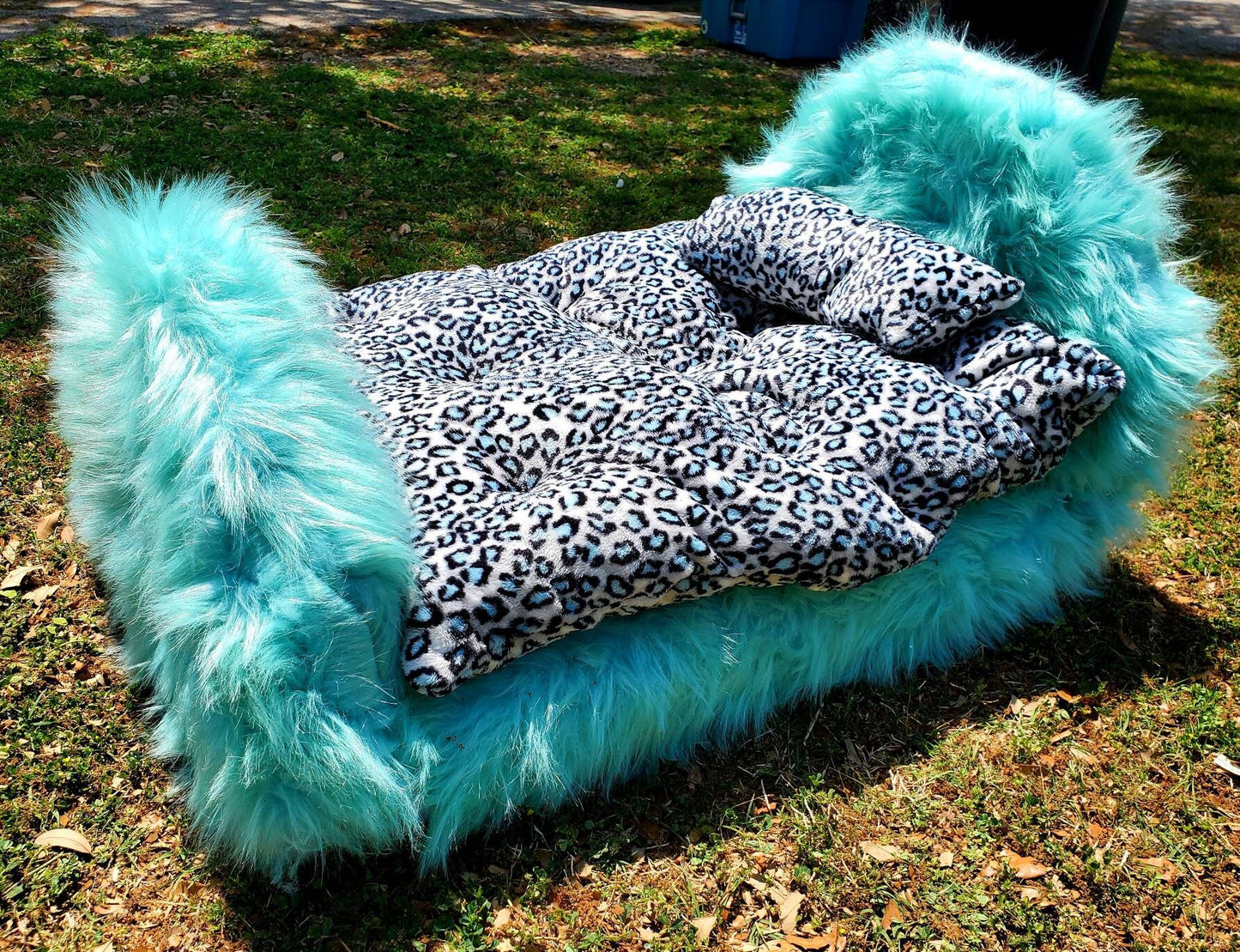 Headbord Pet bed, Headboard cat bed, Headboard dog bed. Faux fur, Leopard pet bed. Luxury Pet bed.
