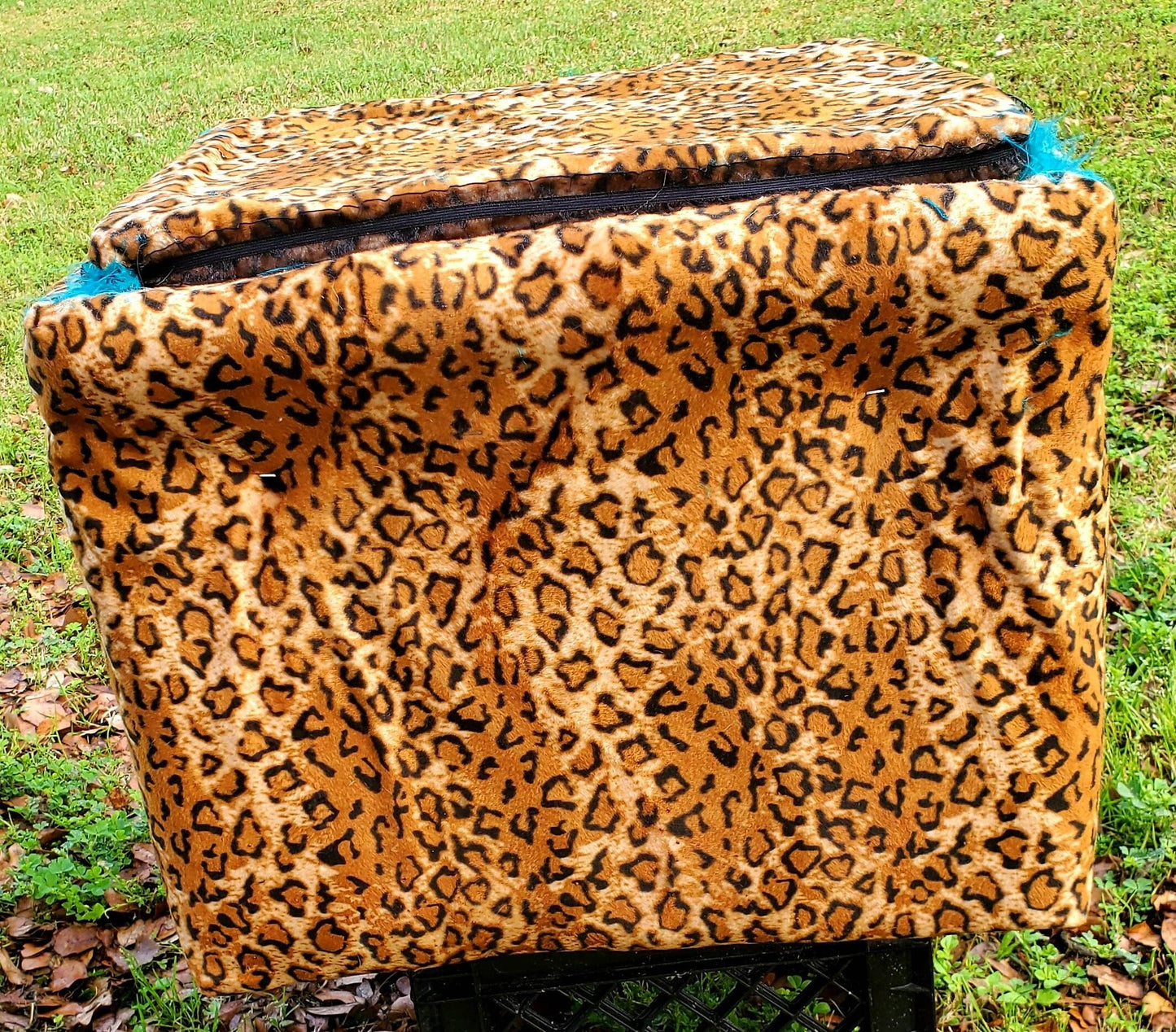 Cat Play Bed, Two Story cat play bed, Pet two story bed. Two story Pet house. Leopard, animal Print bed, beds for cats, aqua cat bed, feathe