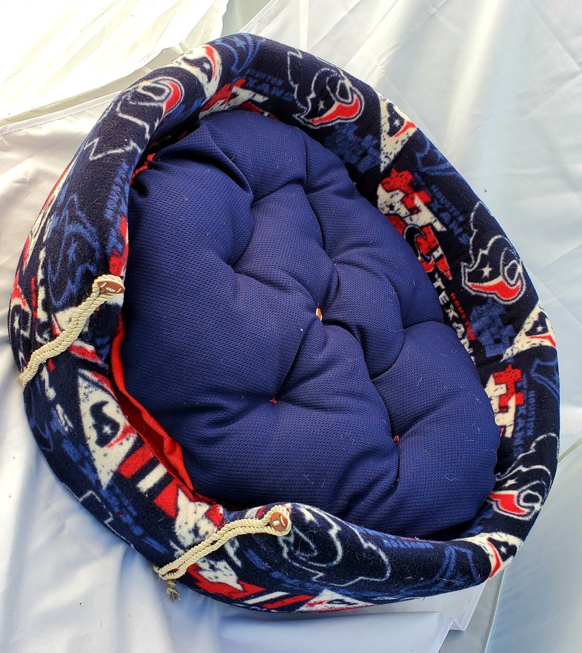 Houston texans pet bed, football pet bed, Round pet bed, Round dog bed, Round cat bed, texans dog bed, Texas pet bed, texans cat bed