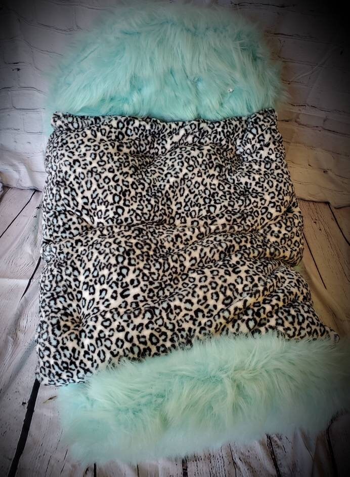 Headbord Pet bed, Headboard cat bed, Headboard dog bed. Faux fur, Leopard pet bed. Luxury Pet bed.