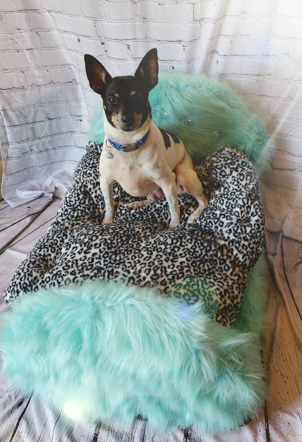 Headbord Pet bed, Headboard cat bed, Headboard dog bed. Faux fur, Leopard pet bed. Luxury Pet bed.