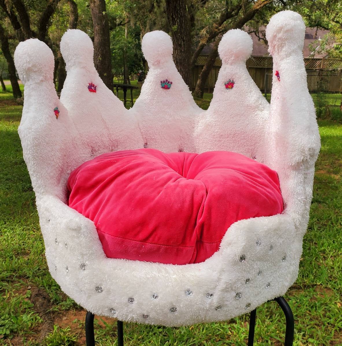 Small White Crown Pet Bed, royalty pet bed, Crown Cat Bed Crown Dog Bed, White Pet Bed, Luxury Crown Pet Bed, dog luxury bed, cat luxury bed