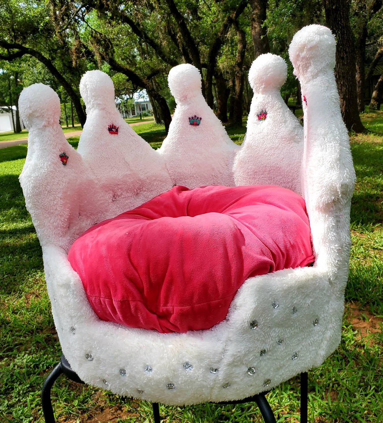 Small White Crown Pet Bed, royalty pet bed, Crown Cat Bed Crown Dog Bed, White Pet Bed, Luxury Crown Pet Bed, dog luxury bed, cat luxury bed