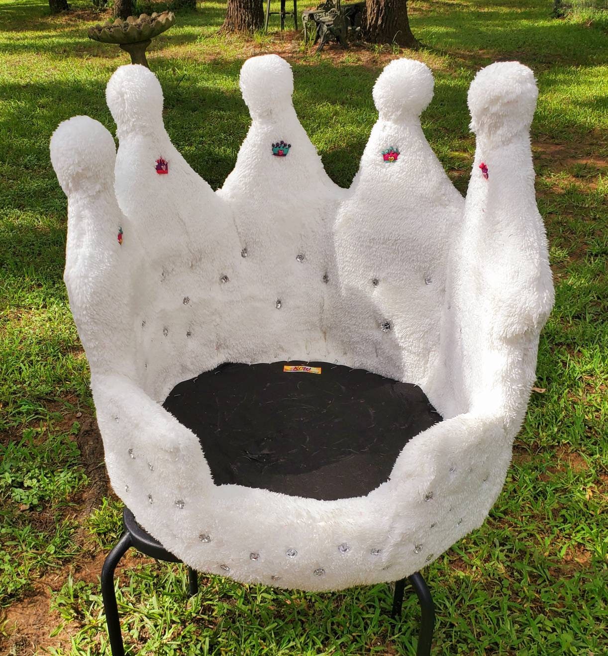 Small White Crown Pet Bed, royalty pet bed, Crown Cat Bed Crown Dog Bed, White Pet Bed, Luxury Crown Pet Bed, dog luxury bed, cat luxury bed