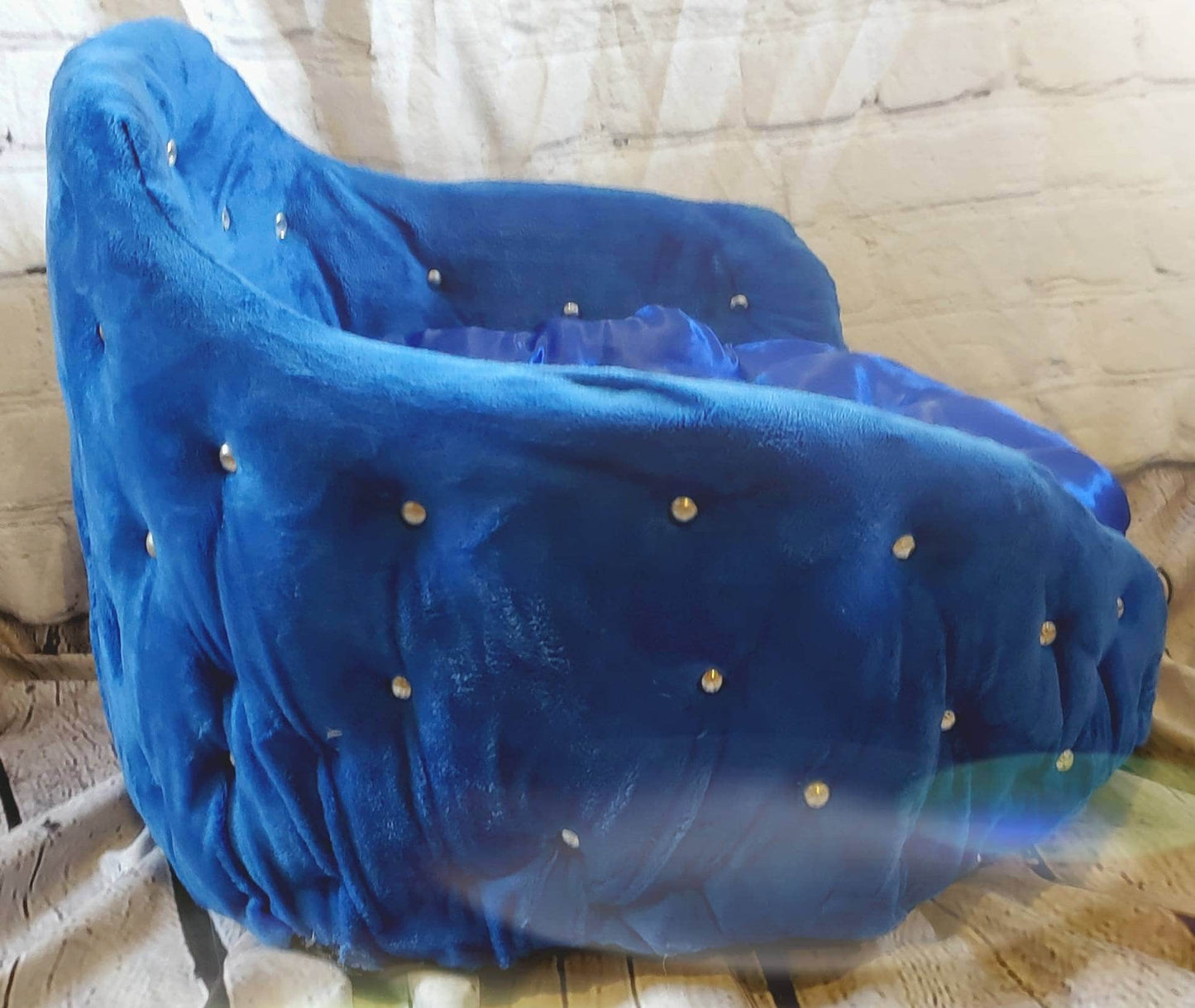 Round prince bed, luxury pet bed, diamond arclic luxury dog bed, Round bed with legs, cat dog pet bed, blue Round pet bed,