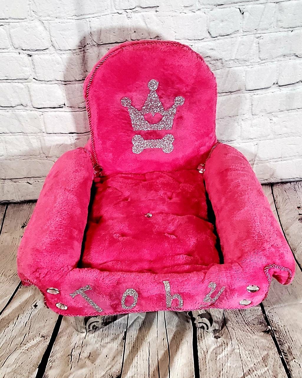 Hot Pink Pet Bed, pink dog bed, crown pet bed, Personalized pet bed, pet couch with legs, mini pet couches, pet furniture, royalty pet