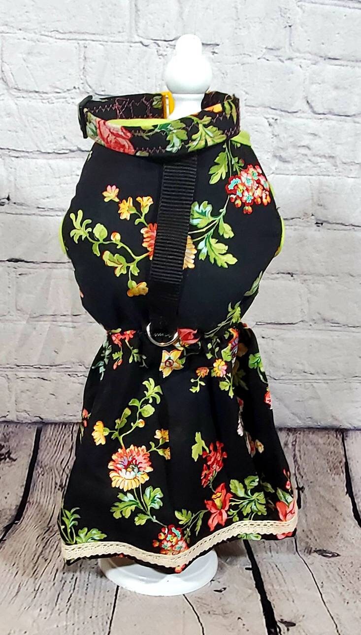 Flower dress harness, flower Pet dress, flower dog dress, spring pet dress, flower dress for pets, cat dress, harness dress