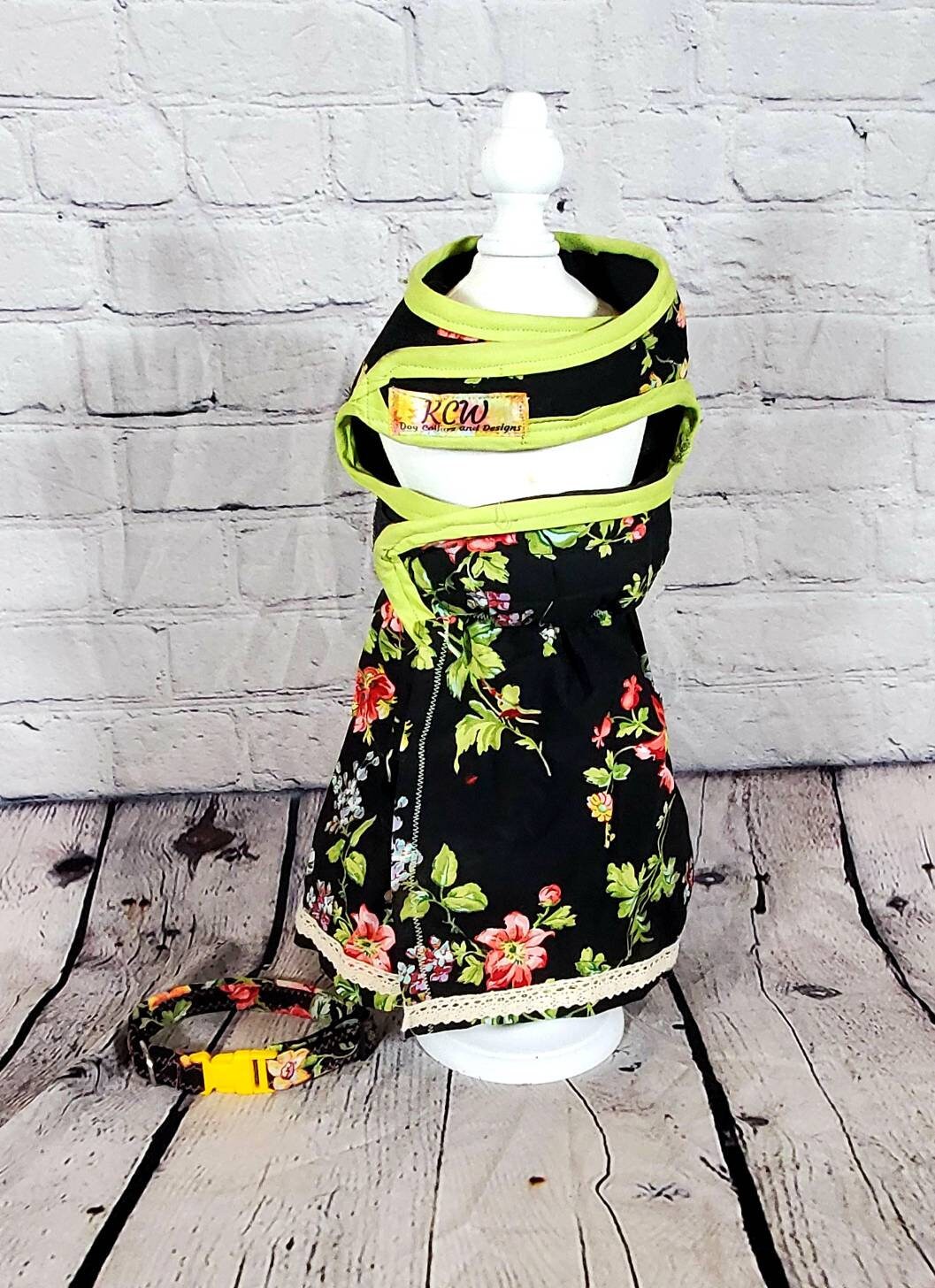 Flower dress harness, flower Pet dress, flower dog dress, spring pet dress, flower dress for pets, cat dress, harness dress