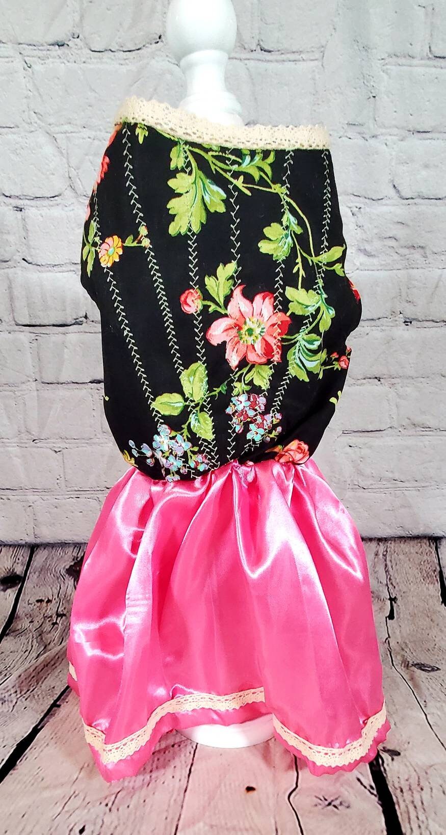 Flower dress harness, flower Pet dress, flower dog dress, spring pet dress, flower dress for pets, cat dress, harness dress