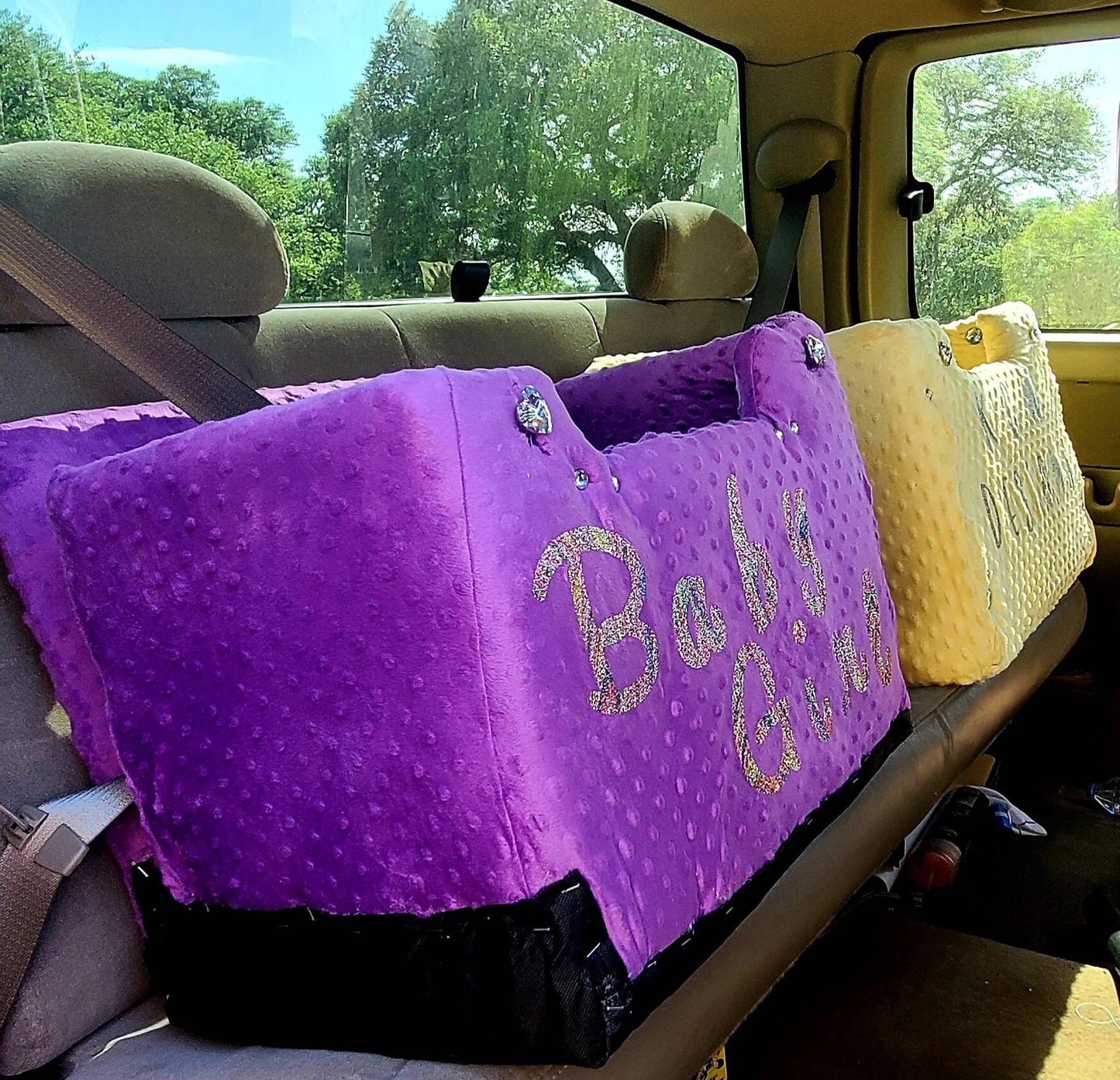 Pet car seat, dog car seat, dog booster seat, pet booster set, luxury pet bed, dog bed, luxury dog bed, safety pet seat, pet car bed
