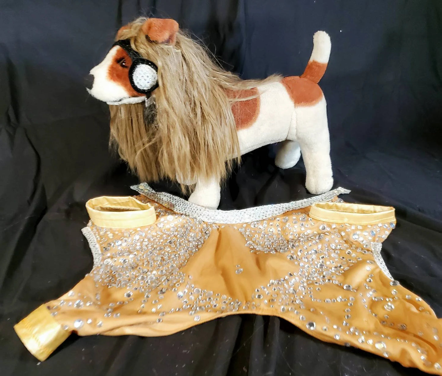 Pet Wigs, dog wigs, cat wigs, wigs for pets, Halloween Pet wigs, blond pet wig, brown pet wig, black pet wig, ponytail pet wig, wigs for dog