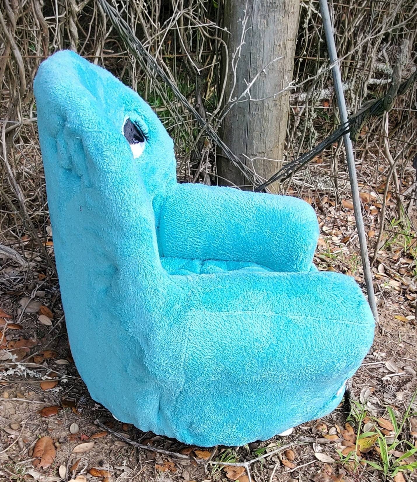 Chairry Pet Chair, Chairry dog chair, Pee Wee Hermann pet chair Pee Wee Hermann dog bed, Chairry PeeWee pet bed, luxury pet bed