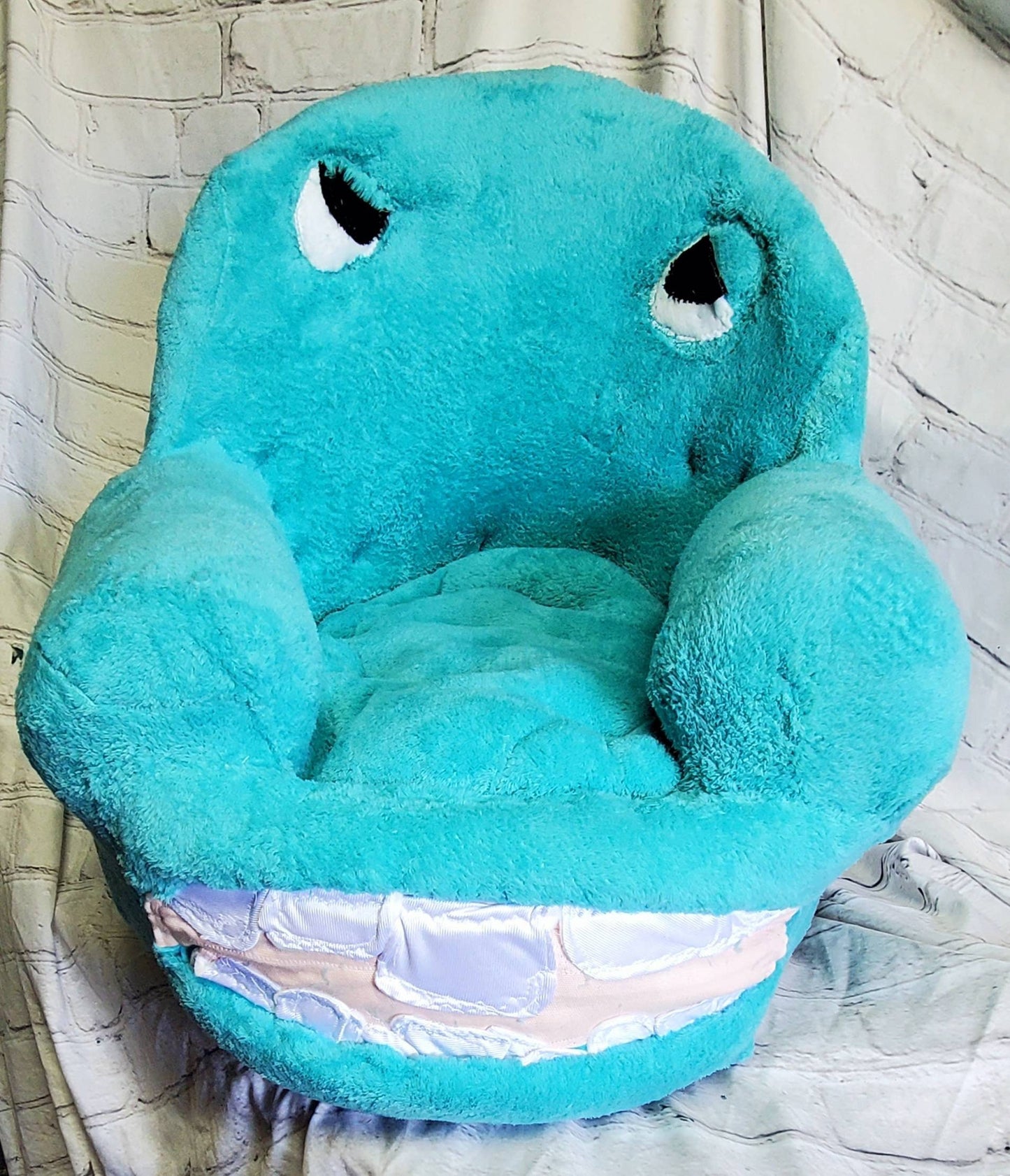 Chairry Pet Chair, Chairry dog chair, Pee Wee Hermann pet chair Pee Wee Hermann dog bed, Chairry PeeWee pet bed, luxury pet bed