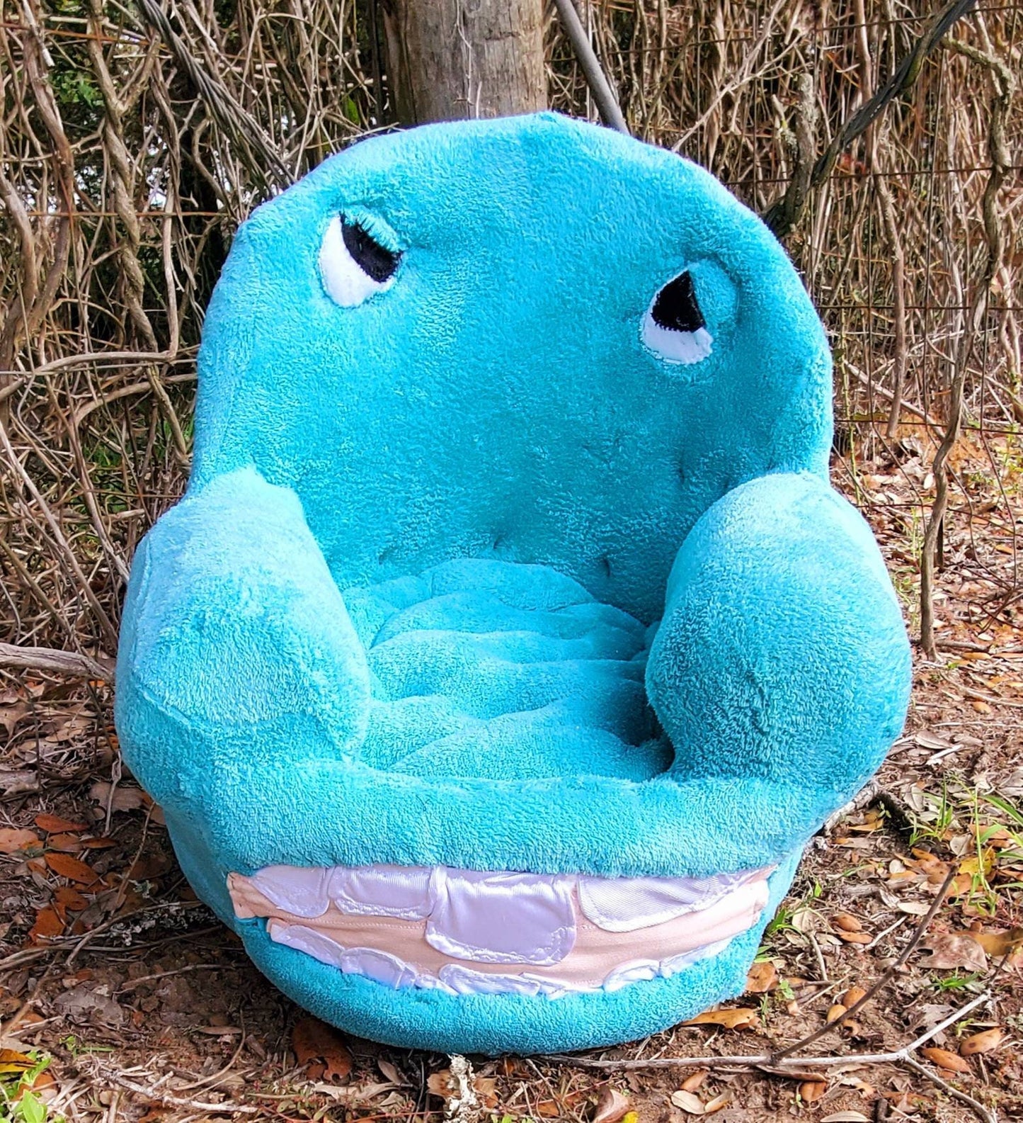 Chairry Pet Chair, Chairry dog chair, Pee Wee Hermann pet chair Pee Wee Hermann dog bed, Chairry PeeWee pet bed, luxury pet bed