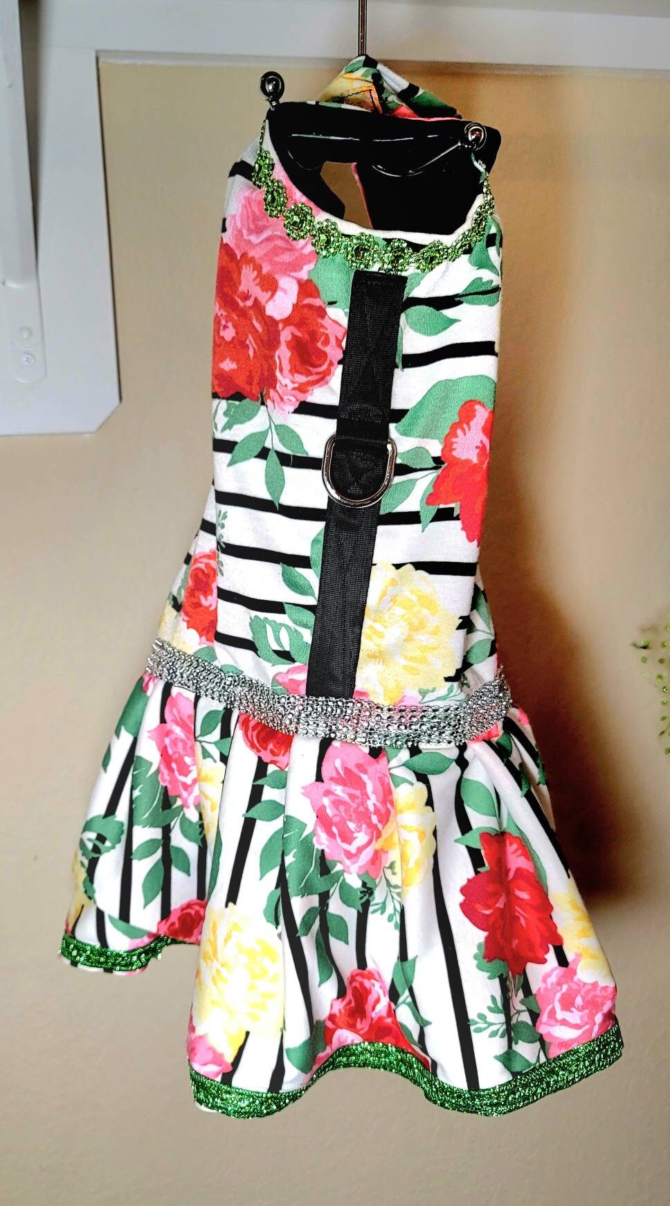 Flower Pet harness dress, flower dog harness dress, flower Pet dress, flower dog dress, flower cat dress, harness Pet dresses, dog harness