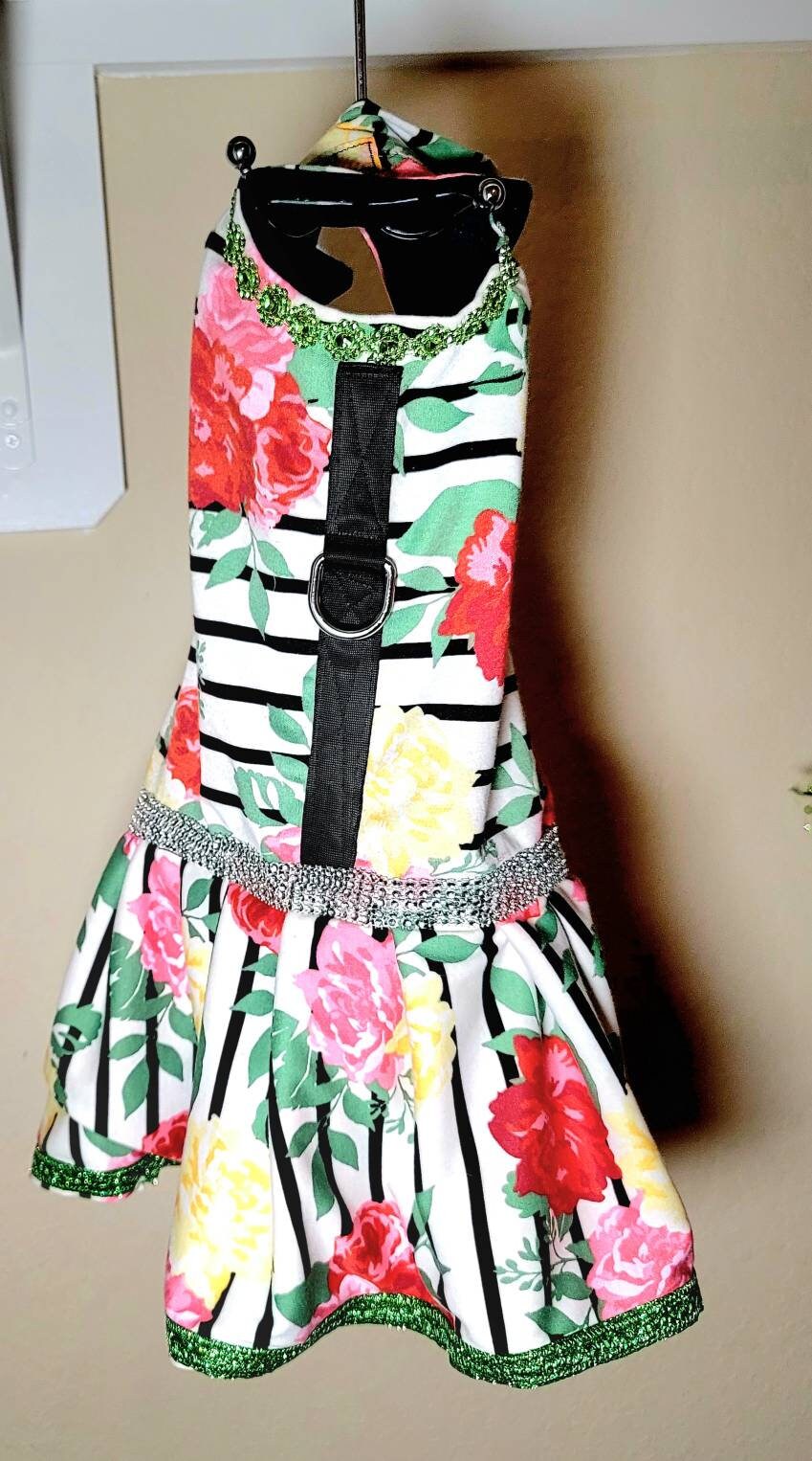 Flower Pet harness dress, flower dog harness dress, flower Pet dress, flower dog dress, flower cat dress, harness Pet dresses, dog harness