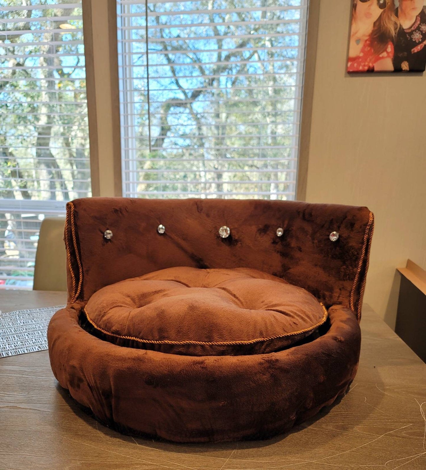 Round high back luxury pet chair, diamond pet chair, Round dog bed, Round pet bed, pet bed, pet couch luxury, Round pet sofa, pet furniture