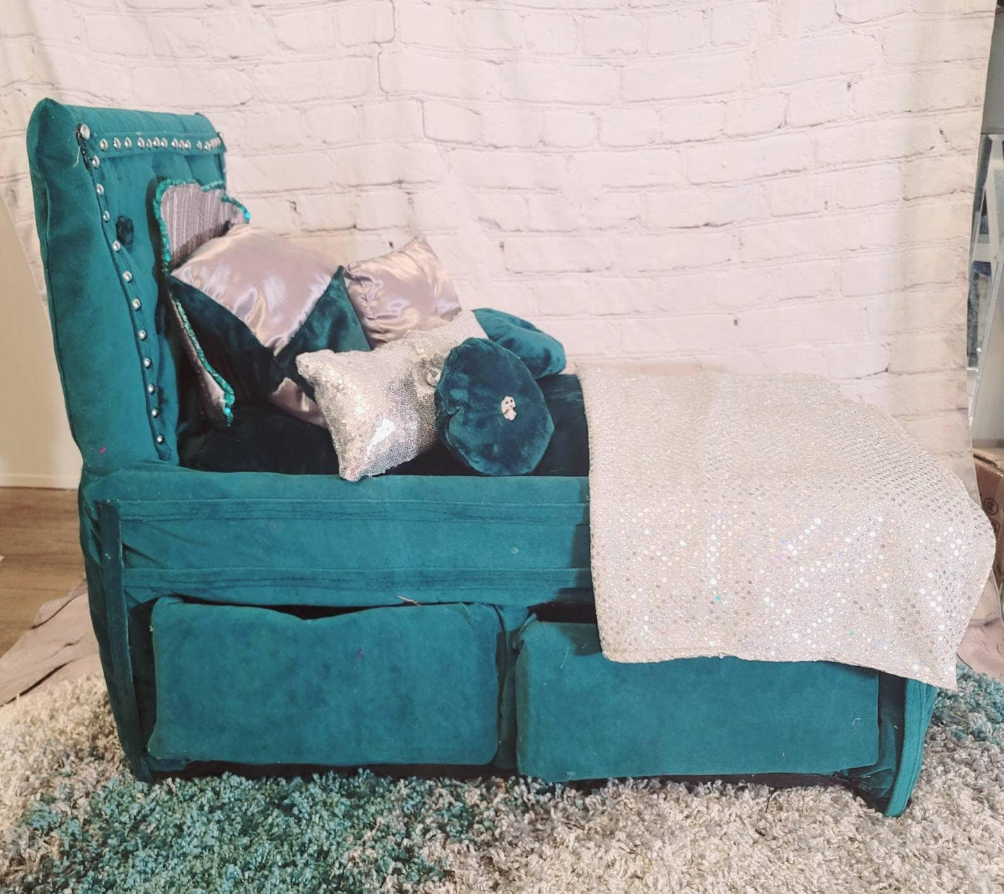Upholstery pet bed, teal pet bed, storage pet bed, Upholstery dog bed, luxury dog bed, luxury pet bed, Upholstery pet furniture, pet beds