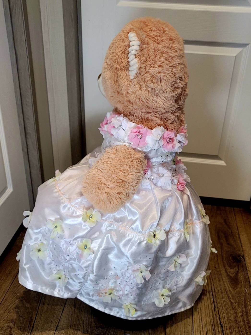 Last teddy bear dress for Quinceanera, last bear dress, quinceanera bear dress