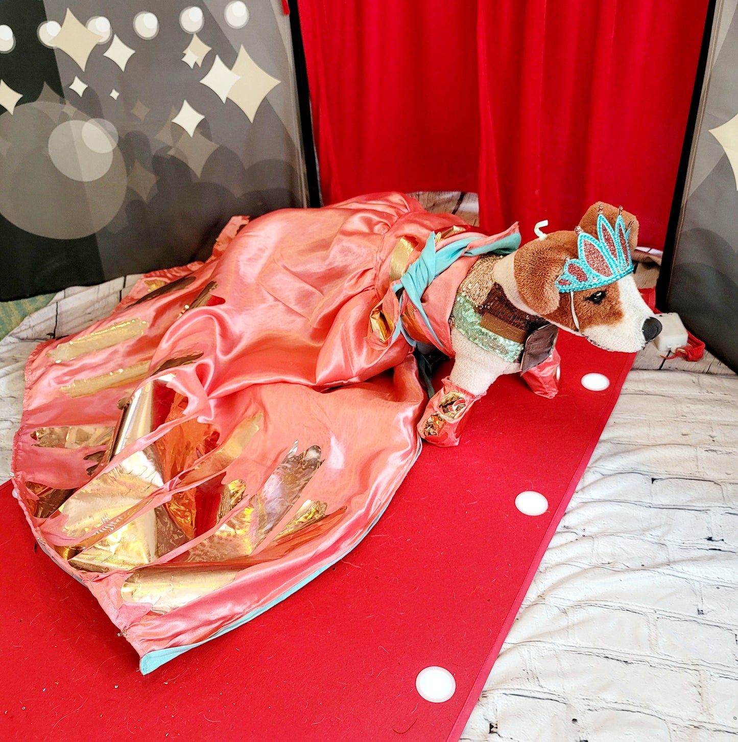 - Statue liberty pet dress, empire state pet dress, blake lively new York pet dress, mutt gala pet costume, blake lively dog costume