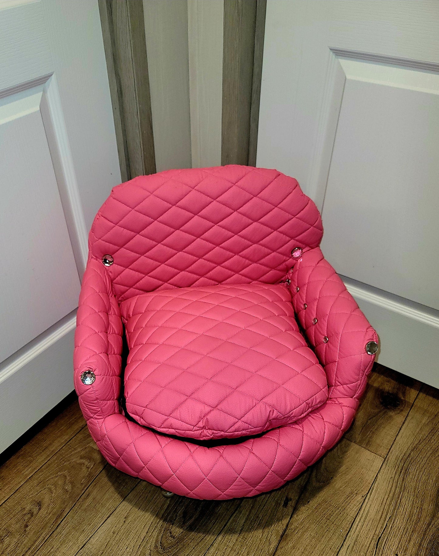 Leather contemporary pet chair, Quilted leather pet bed, leather dog chair, luxury leather pet chair, tall pet bed, leather dog beds