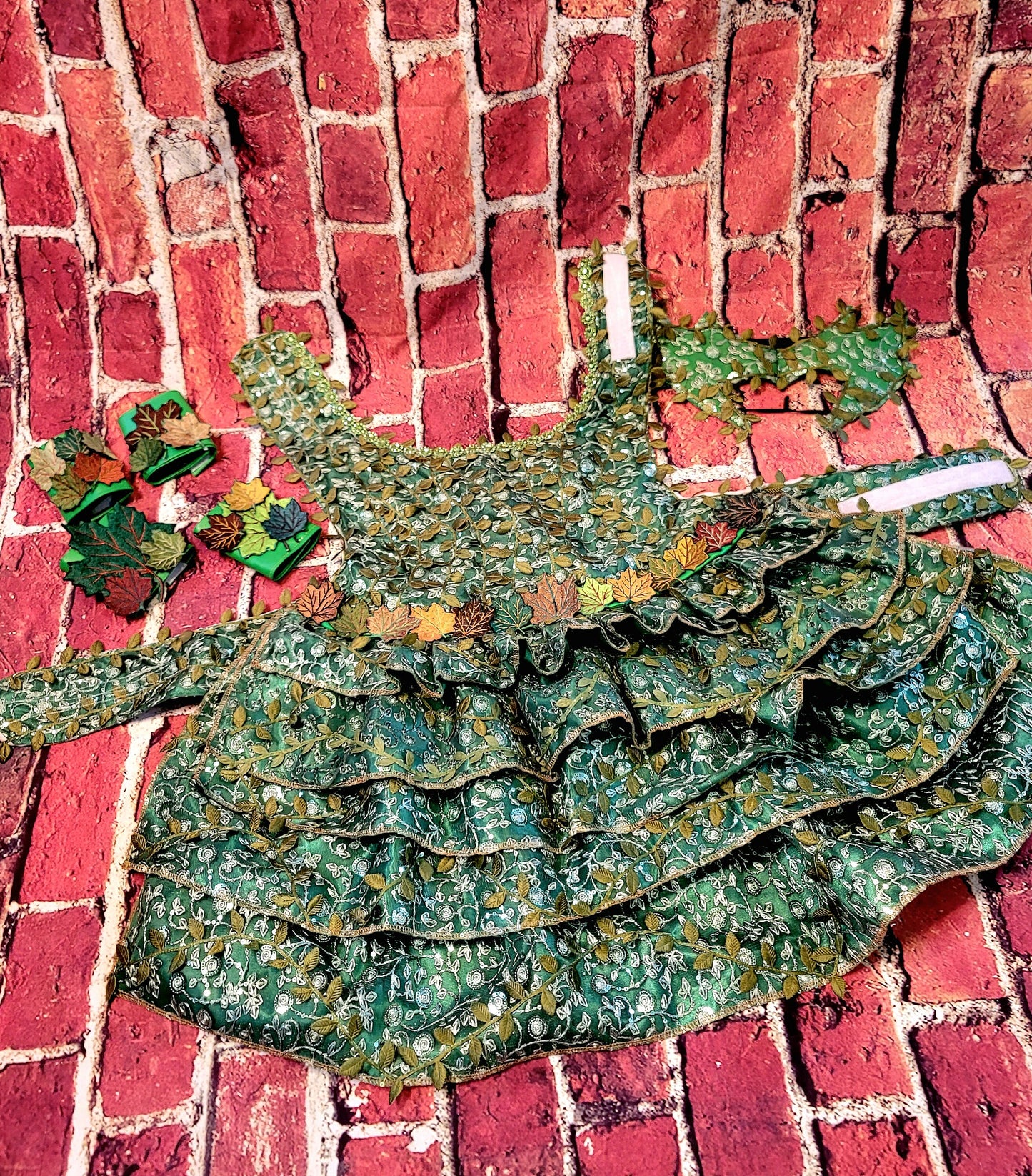- Poison Ivy Pet Costume, Poison Ivy dog costume, Poision Ivy Cat costume, pet Poison Ivy costume, dog Poison Ivy costume, cat Poison Ivy