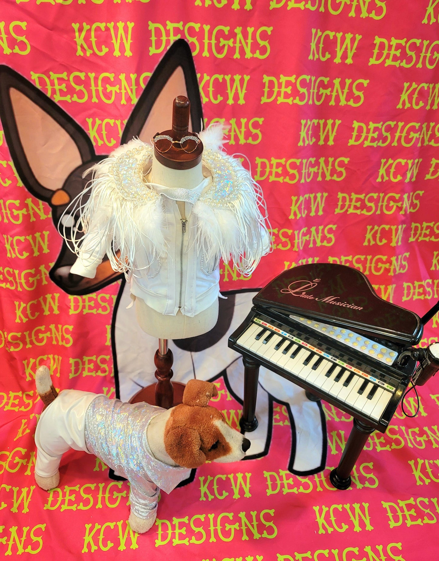 - Pet Elton John replica white feather Pet Costume, Elton John white feather dog costume, iconic white feather Elton John Pet Costume, Elton cat