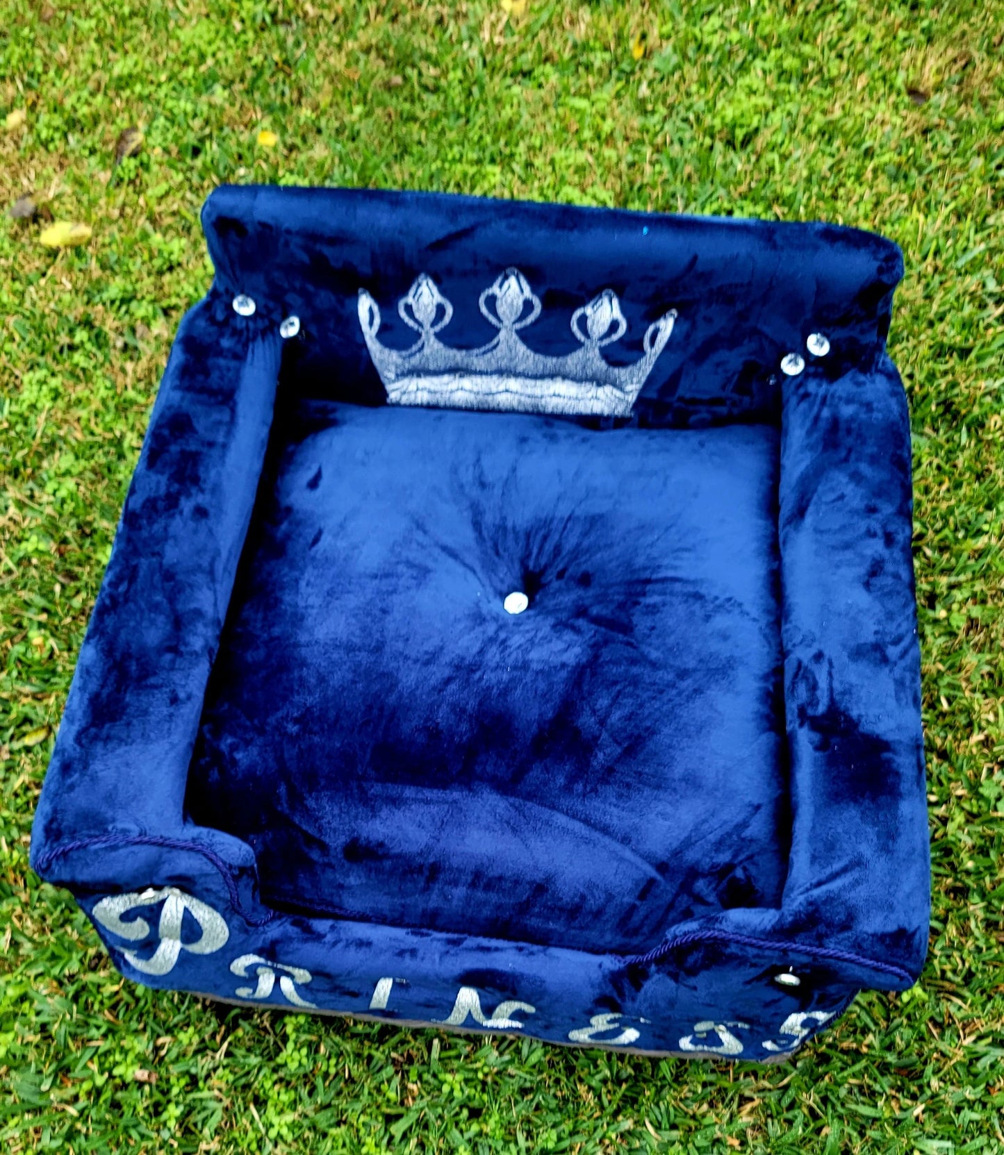 Princess Pet Bed, Princess Cat Bed, Princess dog bed, crown pet bed, crown cat bed, prince bed, Luxury Princess pet bed, pink pet bed