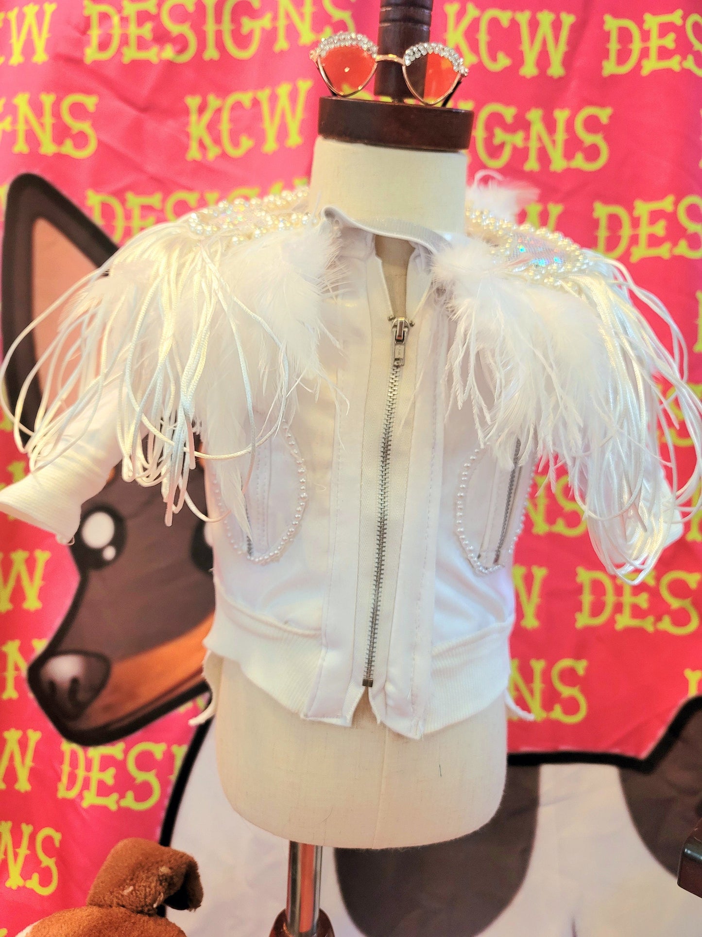 - Pet Elton John replica white feather Pet Costume, Elton John white feather dog costume, iconic white feather Elton John Pet Costume, Elton cat