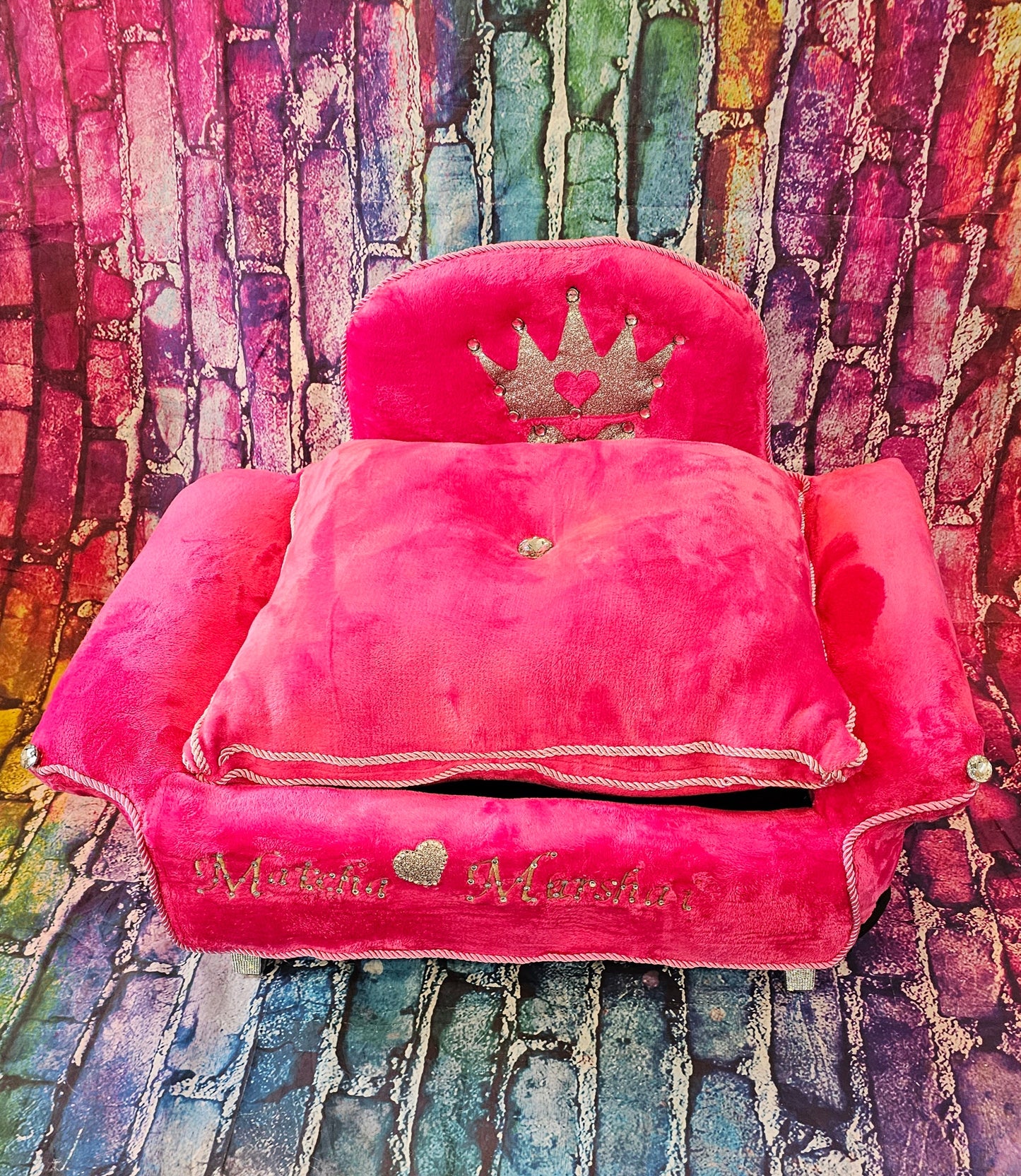 Hot Pink Pet Bed, pink dog bed, crown pet bed, Personalized pet bed, pet couch with legs, mini pet couches, pet furniture, royalty pet