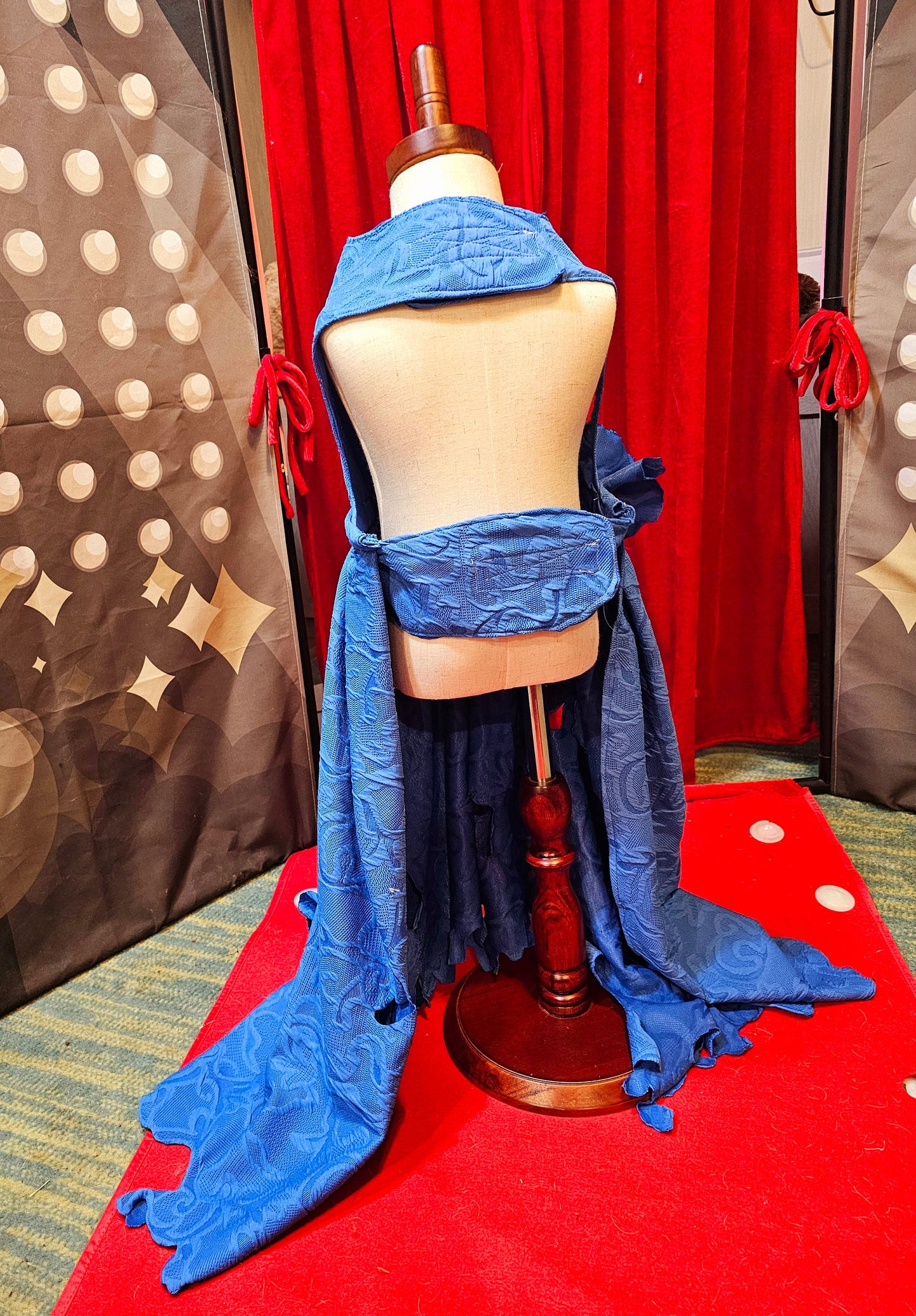 Blue Taylor Era's pet premiere dress, Taylor Swift pet blue premiere dress, Taylor dog premiere dress, blue flower pet dress, Era's tour pet