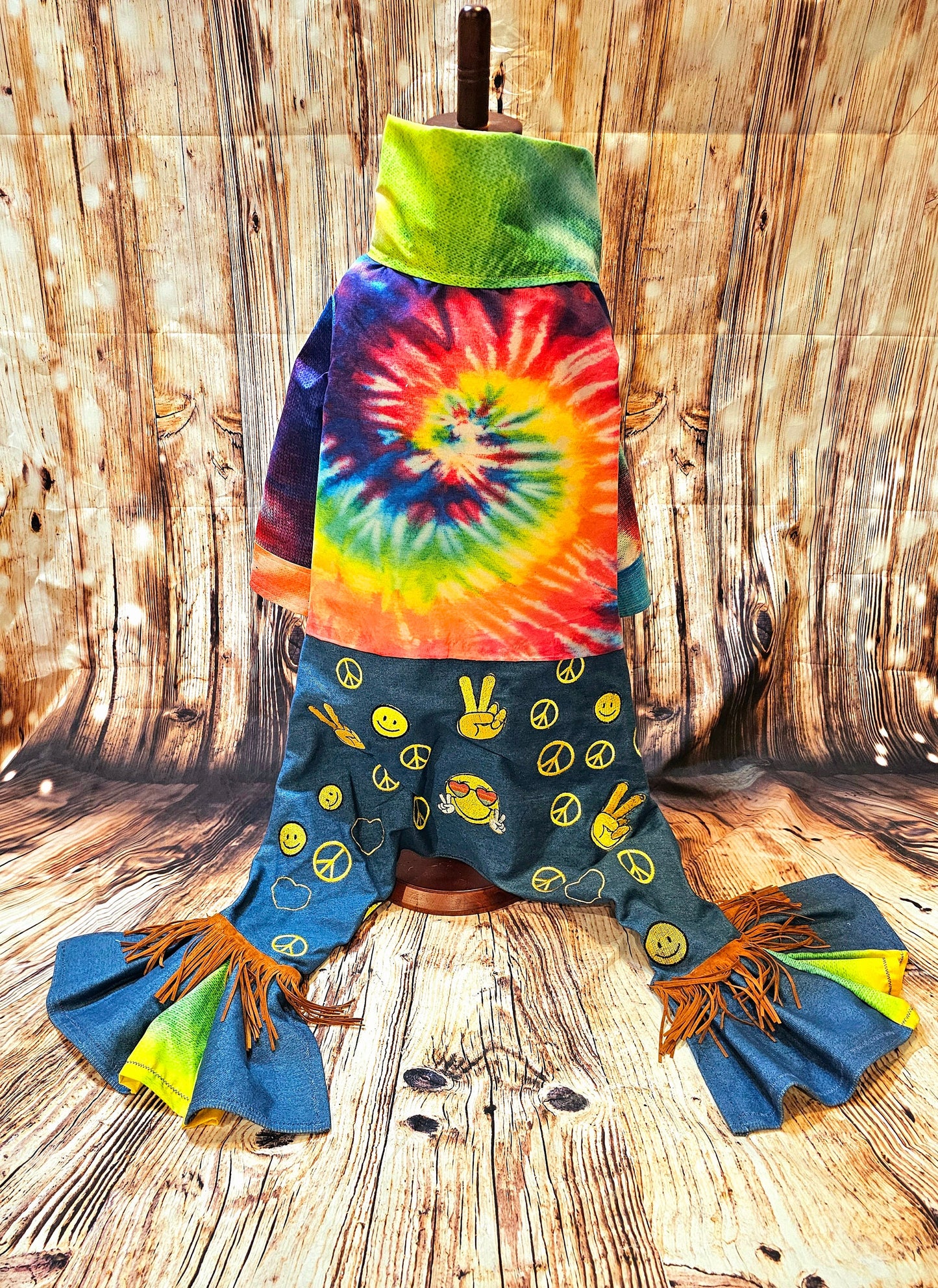 - Hippie pet costume, 70s pet costume
