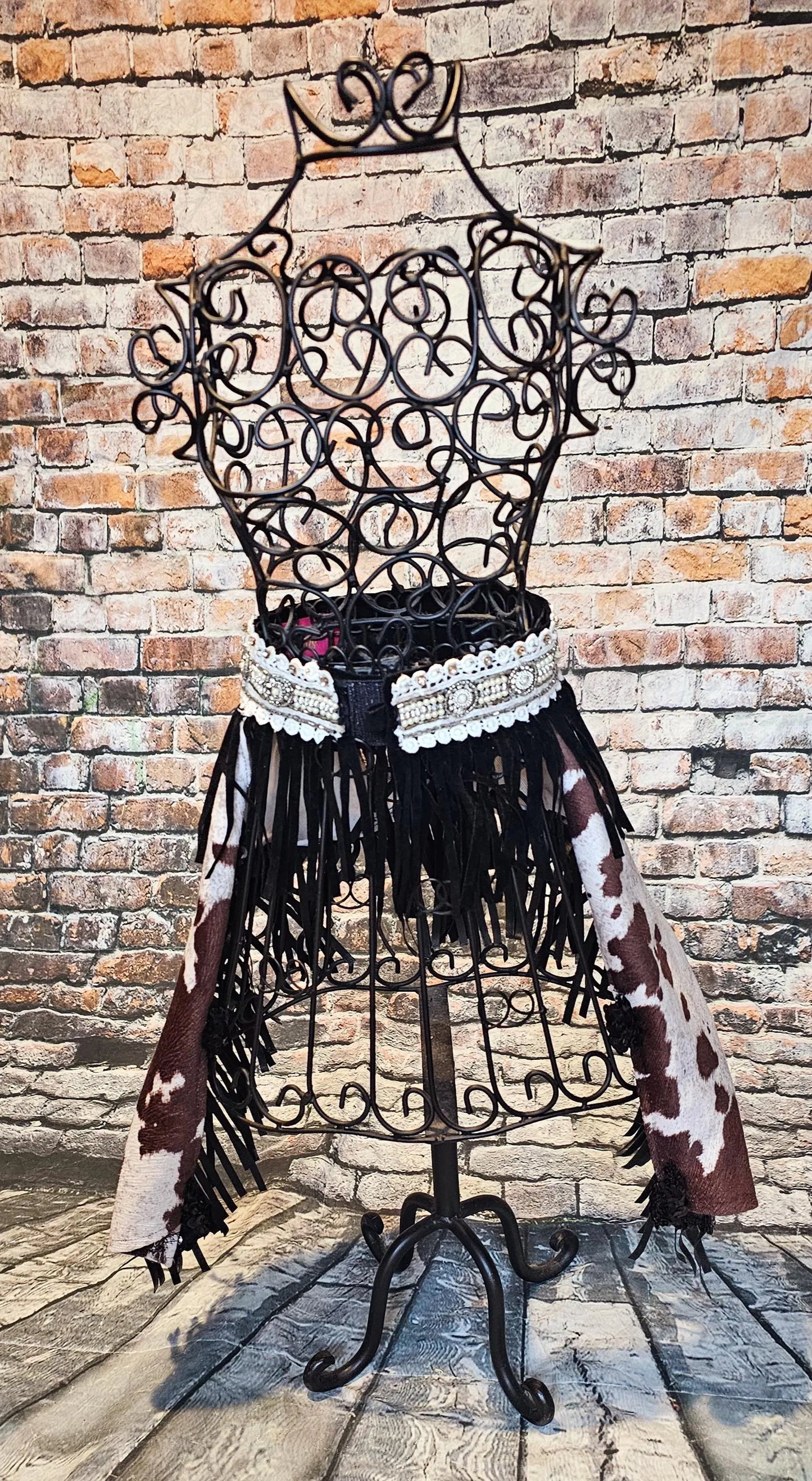 - Western pet chaps, western dog chaps, western cat chaps, chaps for dogs, fringe pet chaps, fringe dog chaps, western pet pants