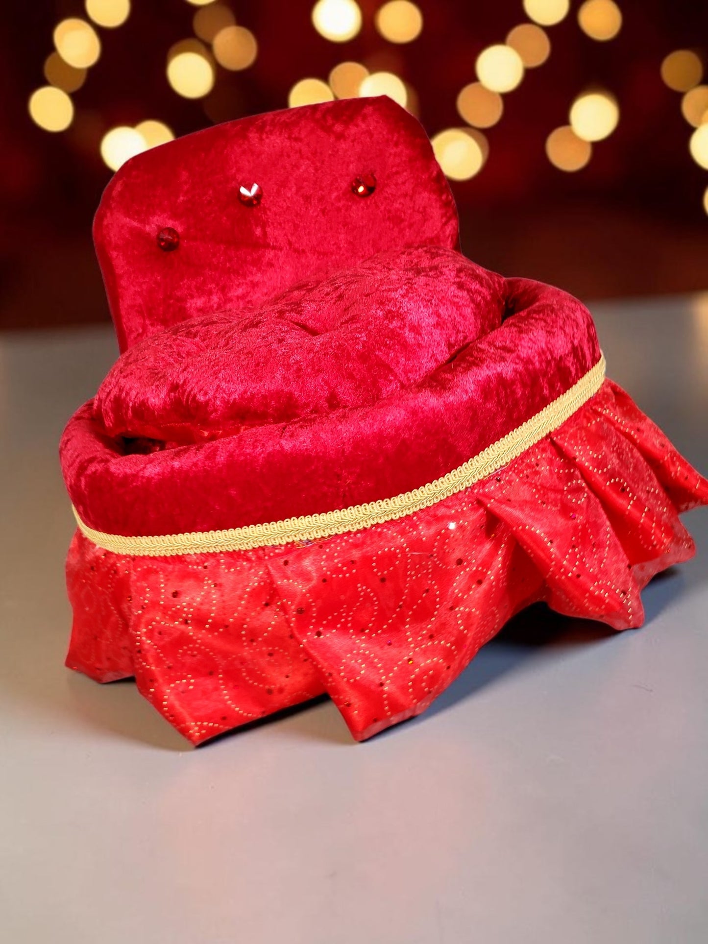 Royalty pet bed, velvet pet bed, royalty pet furniture, luxury red round pet bed