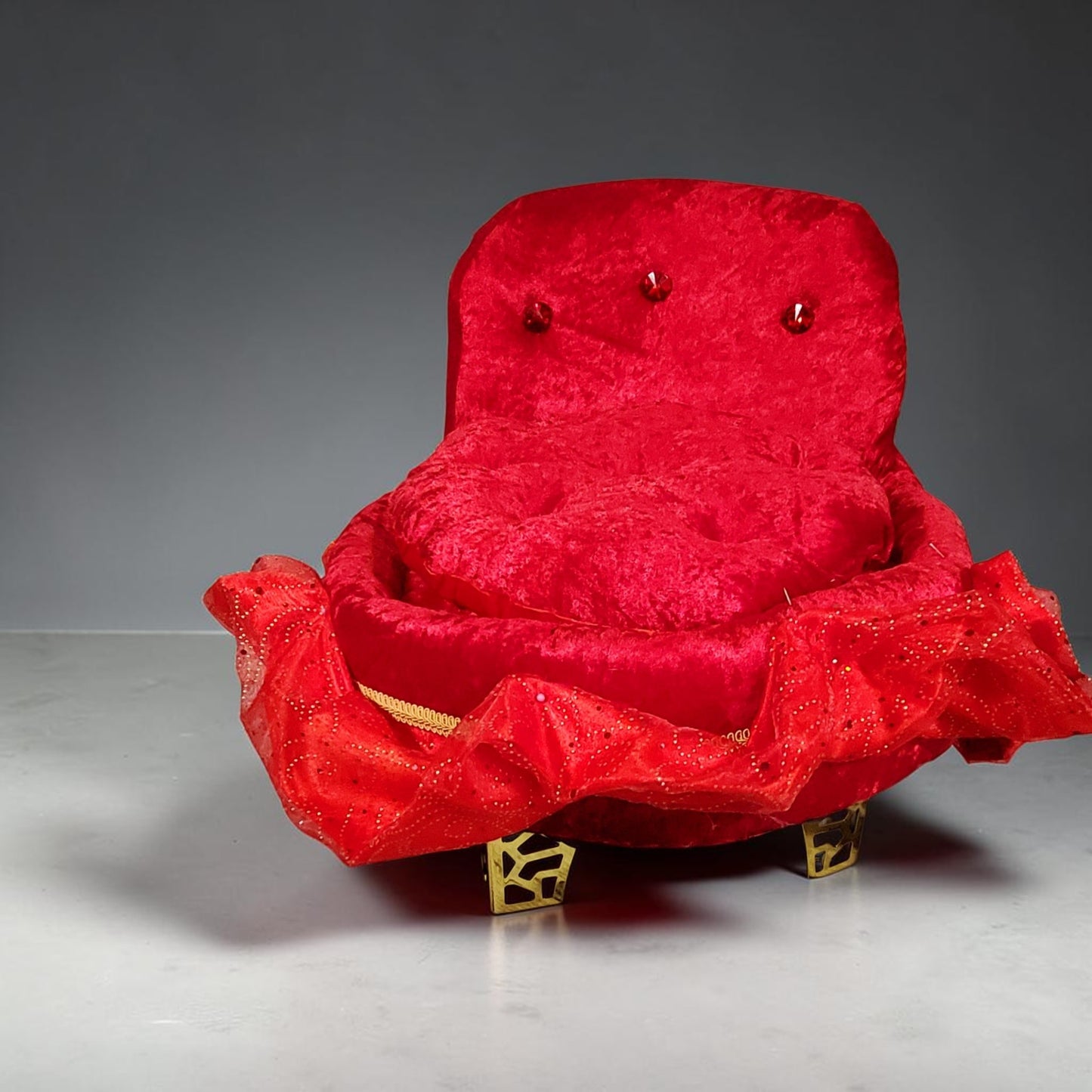 Royalty pet bed, velvet pet bed, royalty pet furniture, luxury red round pet bed