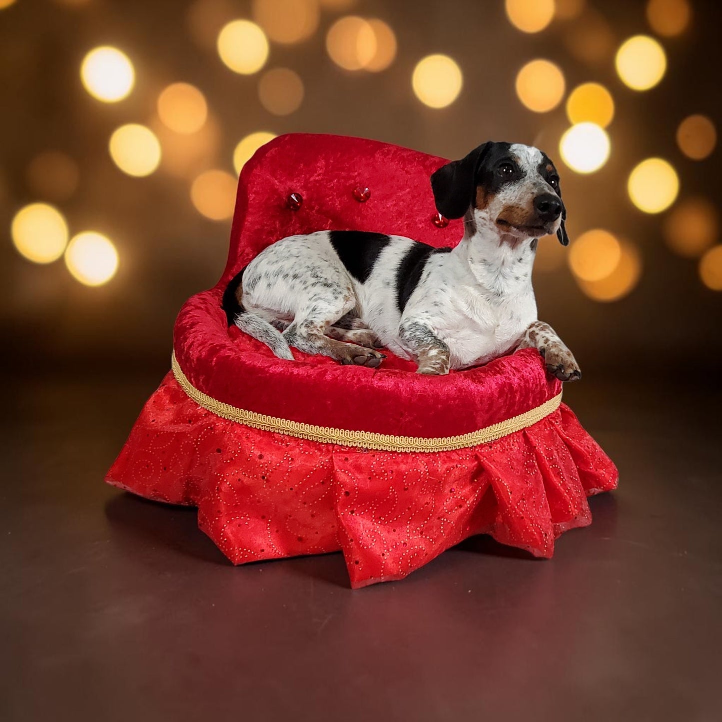 Royalty pet bed, velvet pet bed, royalty pet furniture, luxury red round pet bed