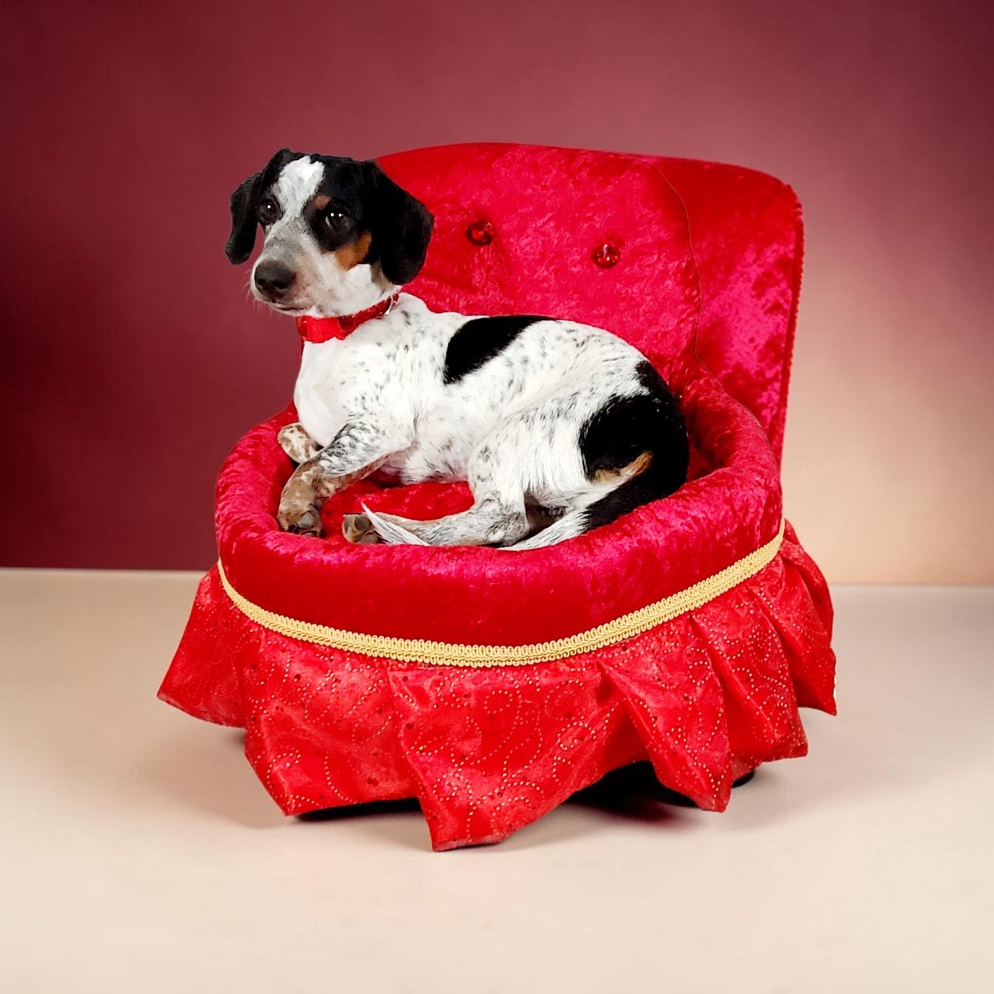 Royalty pet bed, velvet pet bed, royalty pet furniture, luxury red round pet bed