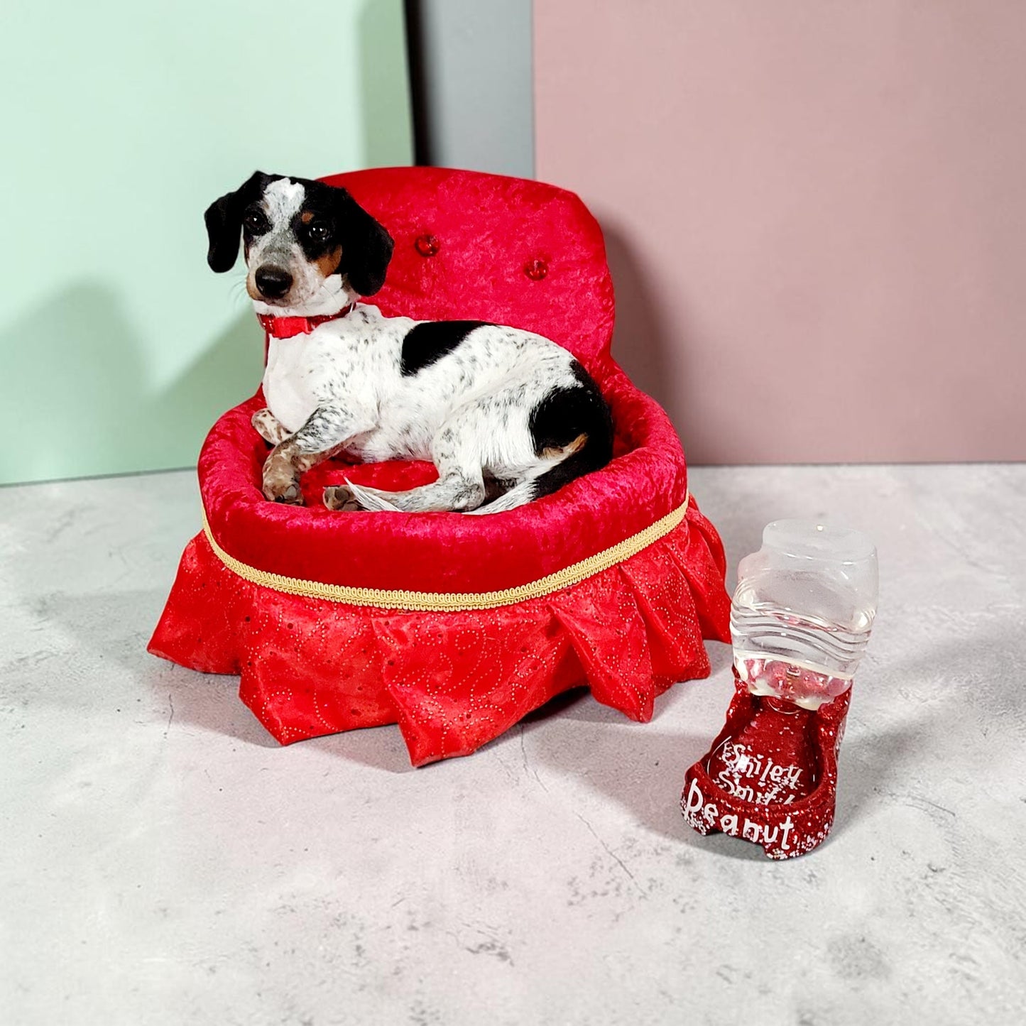 Royalty pet bed, velvet pet bed, royalty pet furniture, luxury red round pet bed