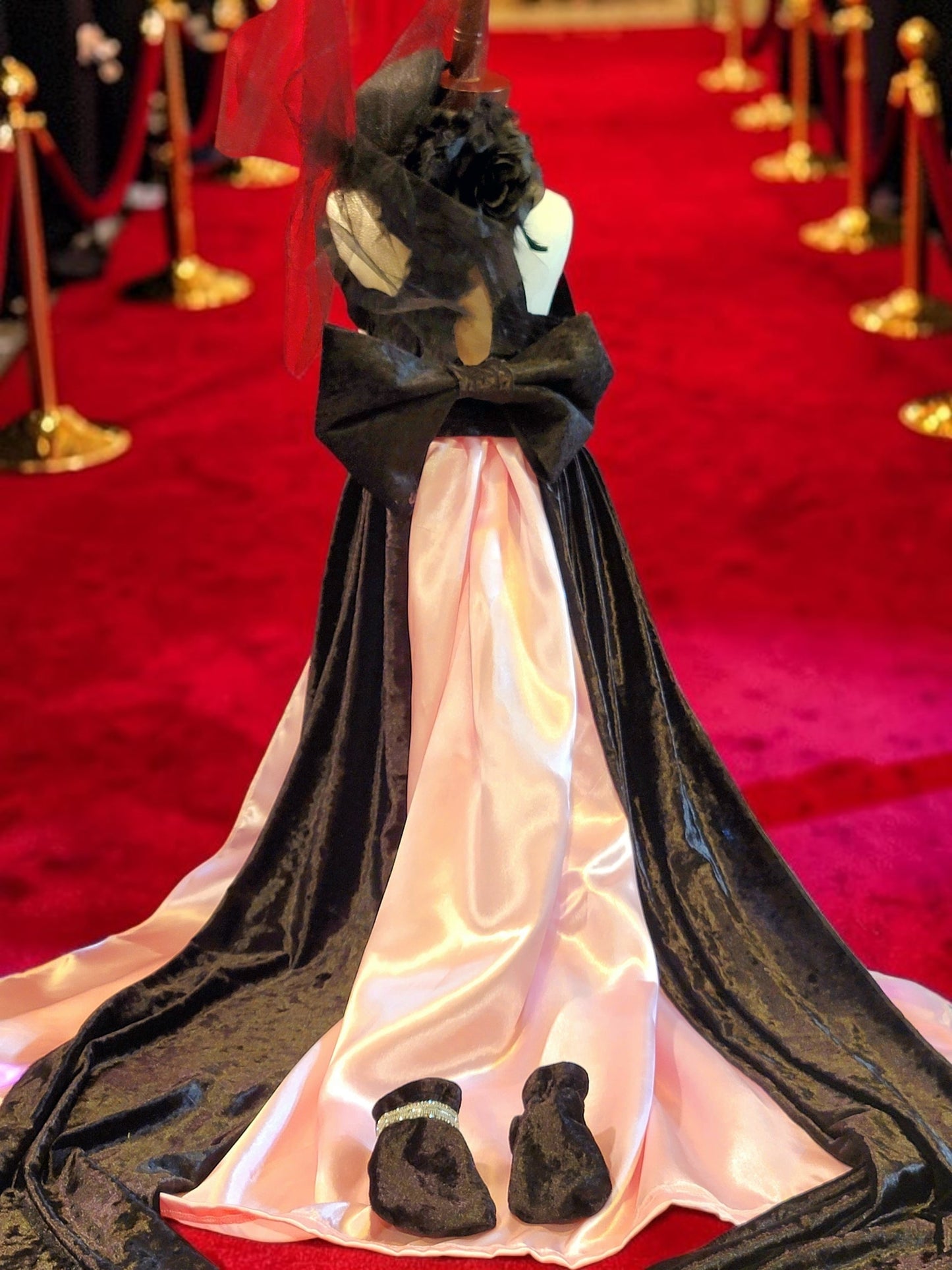J-Lo pet cutout dress, J-Lo pet costume, J-Lo dog costume, Mutt gala pet costume, Jennifer Lopez pet costume