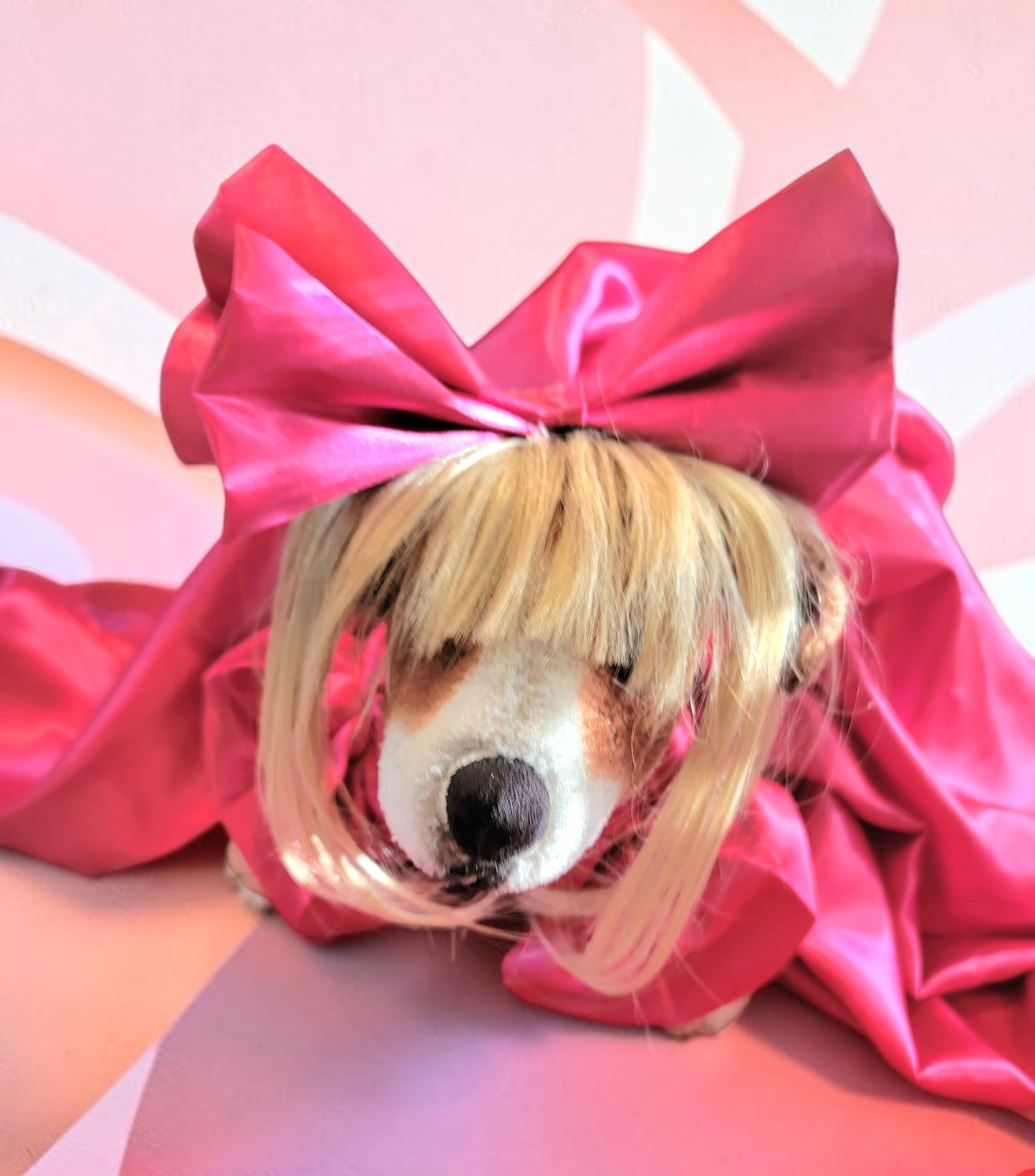 Lady Gaga pink pet costume, lady gaga dog costume, mutt gala pet costume, Lady Gaga pet Halloween costume, pet mett gala replica