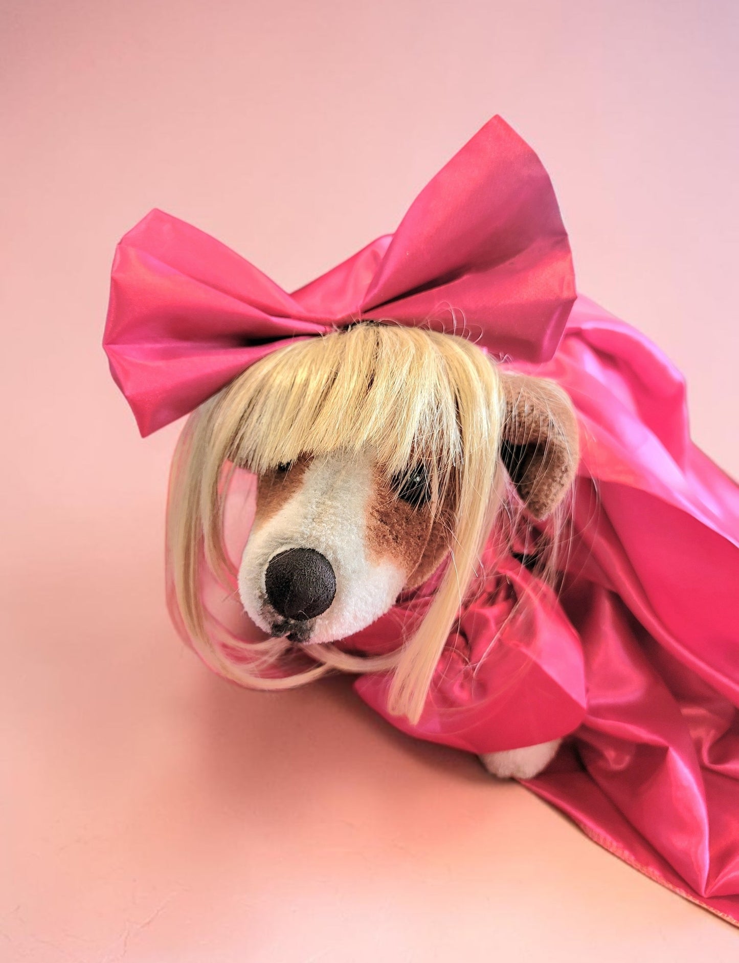Lady Gaga pink pet costume, lady gaga dog costume, mutt gala pet costume, Lady Gaga pet Halloween costume, pet mett gala replica