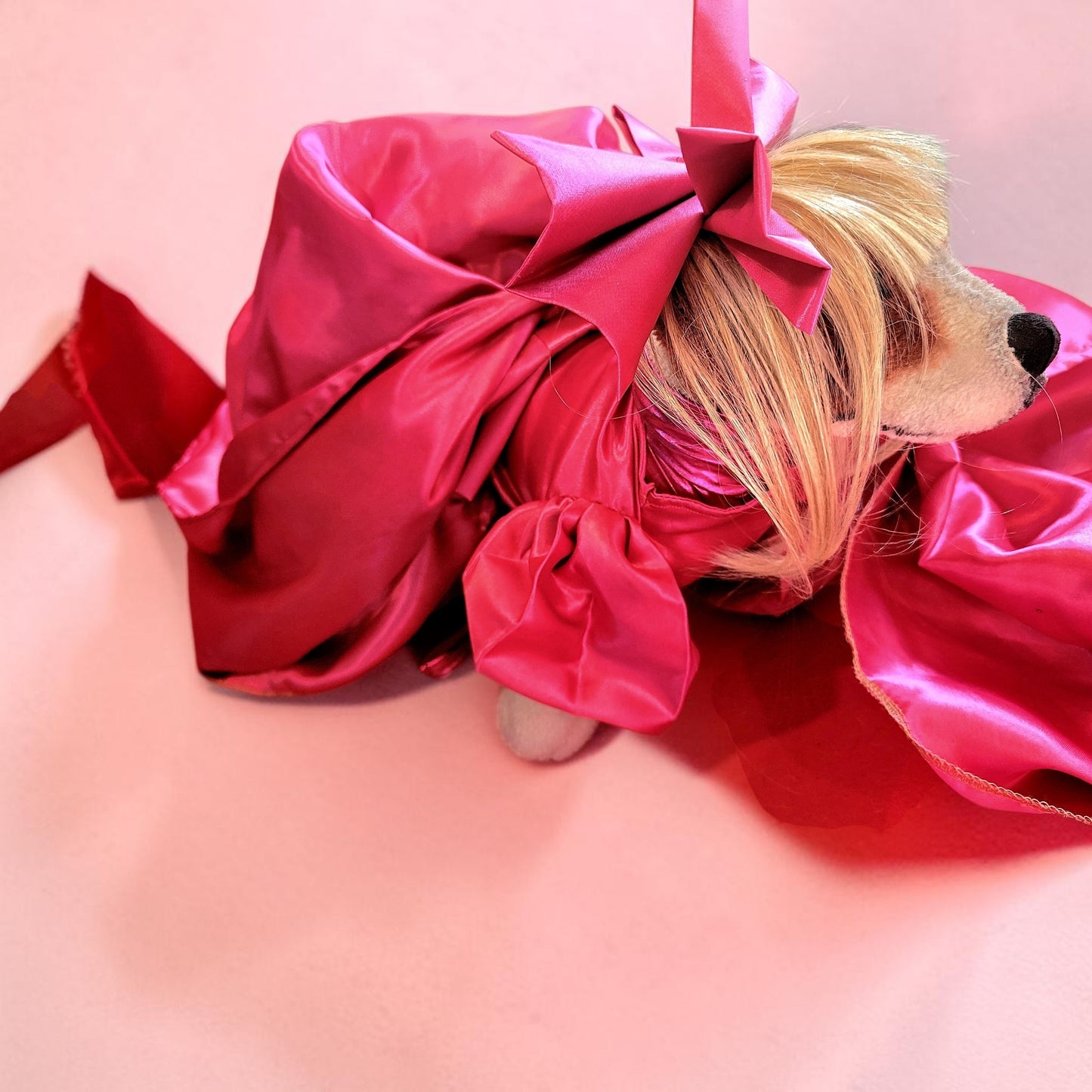 Lady Gaga pink pet costume, lady gaga dog costume, mutt gala pet costume, Lady Gaga pet Halloween costume, pet mett gala replica