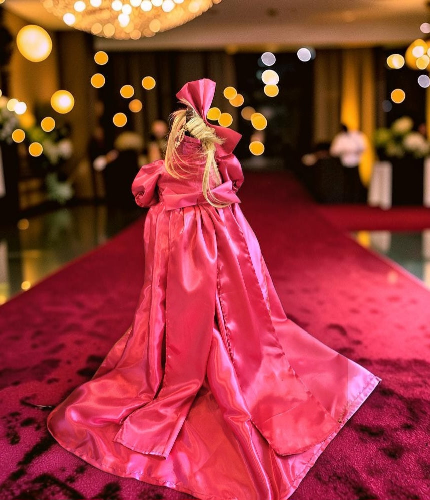 Lady Gaga pink pet costume, lady gaga dog costume, mutt gala pet costume, Lady Gaga pet Halloween costume, pet mett gala replica