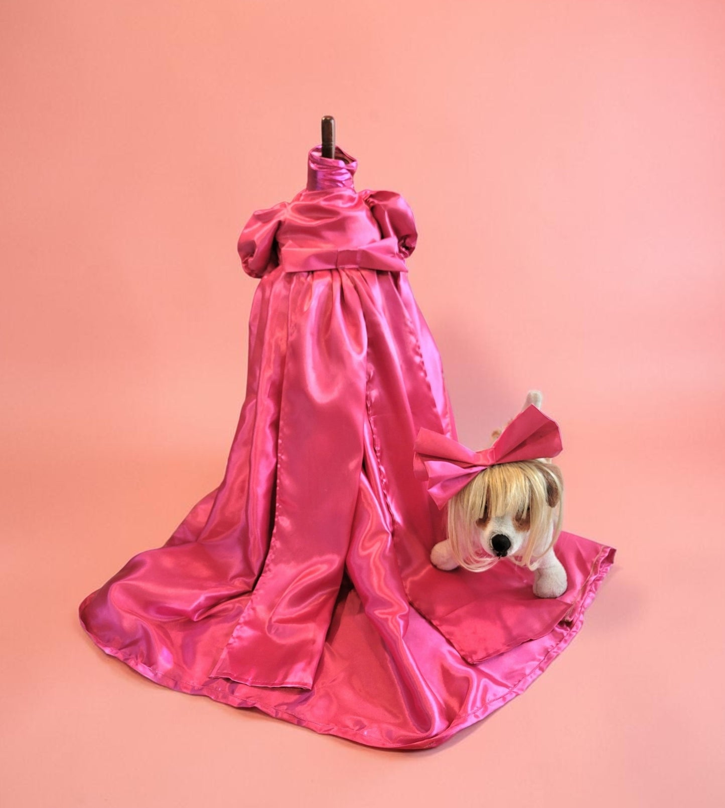 Lady Gaga pink pet costume, lady gaga dog costume, mutt gala pet costume, Lady Gaga pet Halloween costume, pet mett gala replica