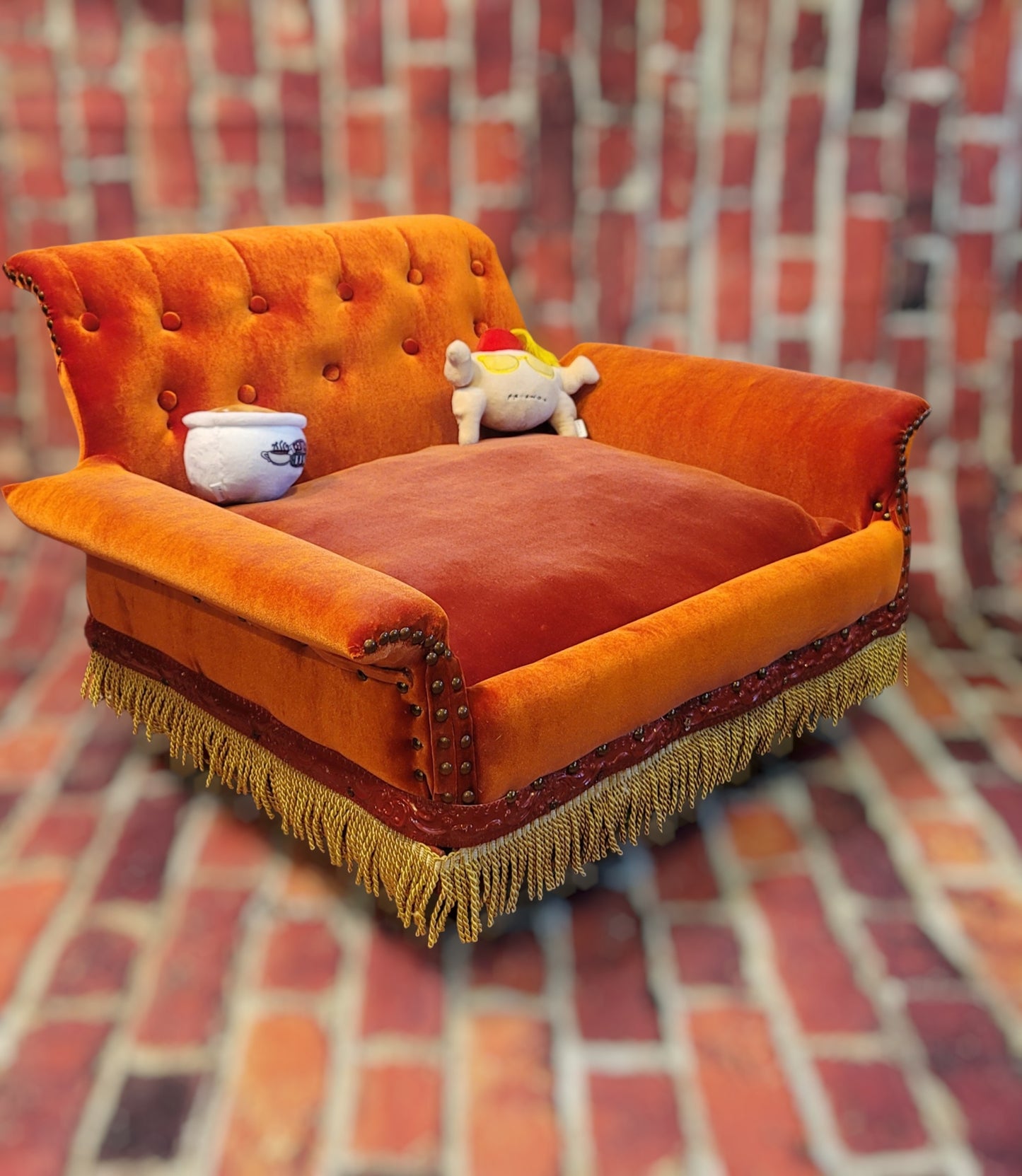 Friends Orange Pet Sofa, Central Perk Pet Sofa, Friends dog couch