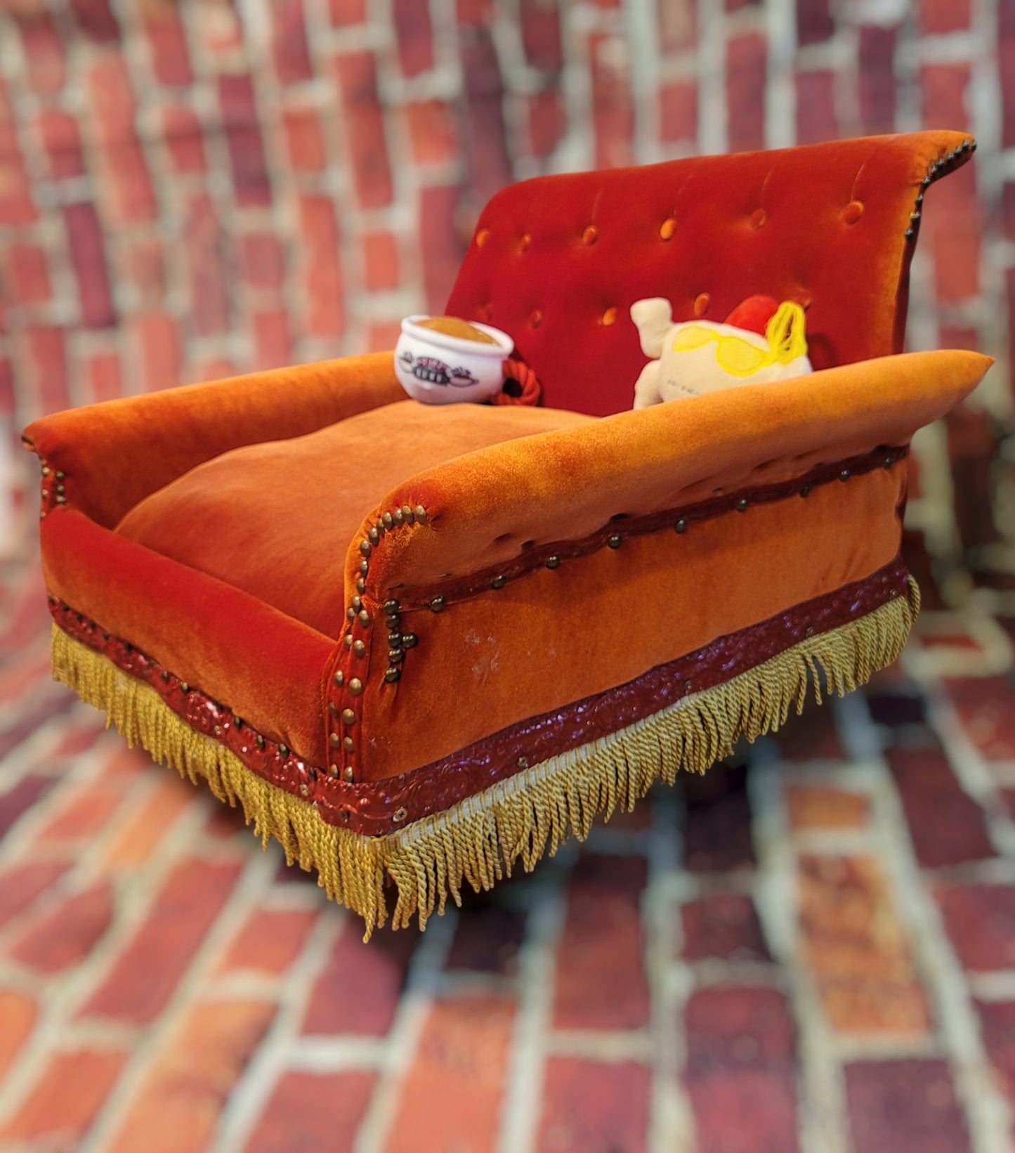 Friends Orange Pet Sofa, Central Perk Pet Sofa, Friends dog couch
