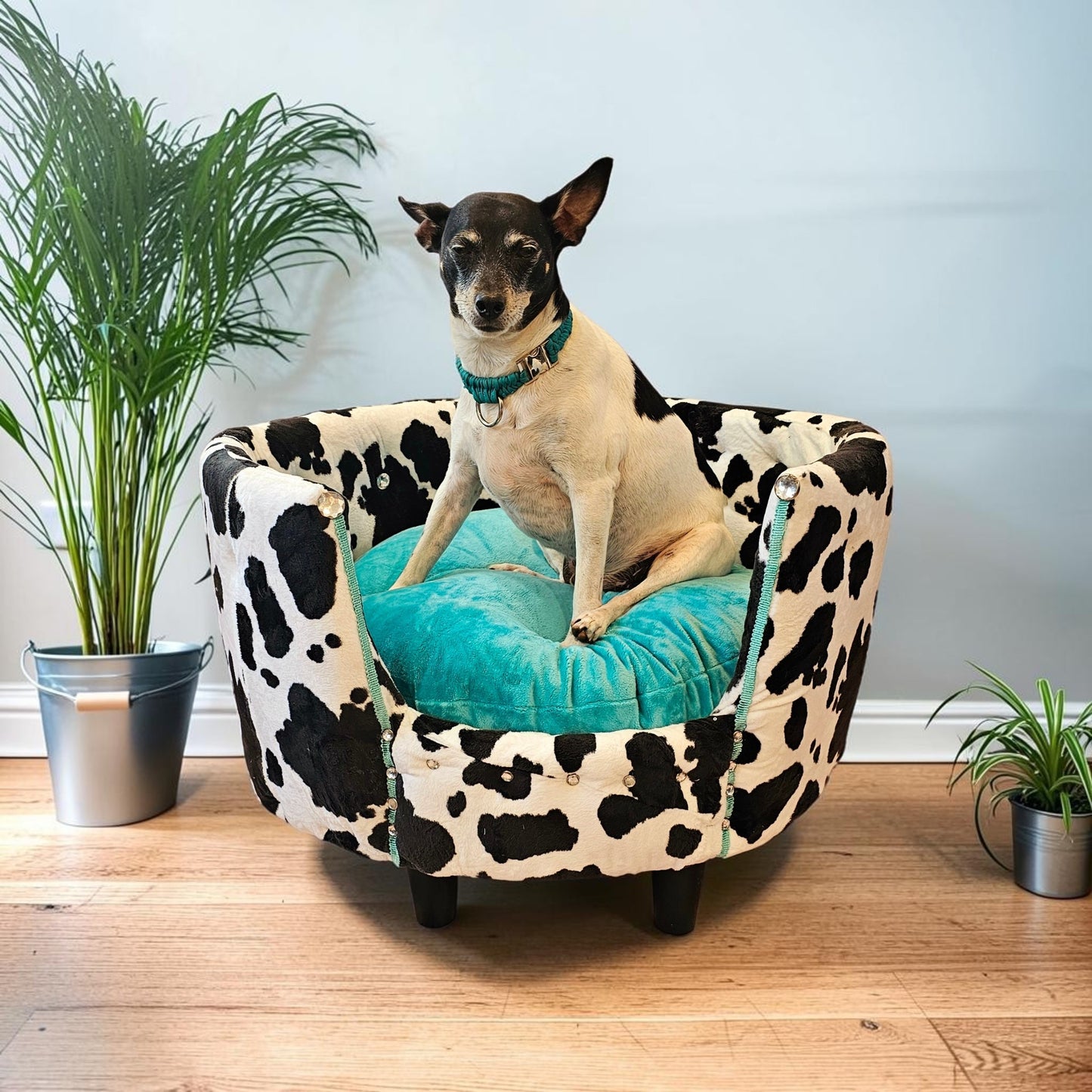 Cow print pet bed, luxury cow pet bed, round cow pet bed