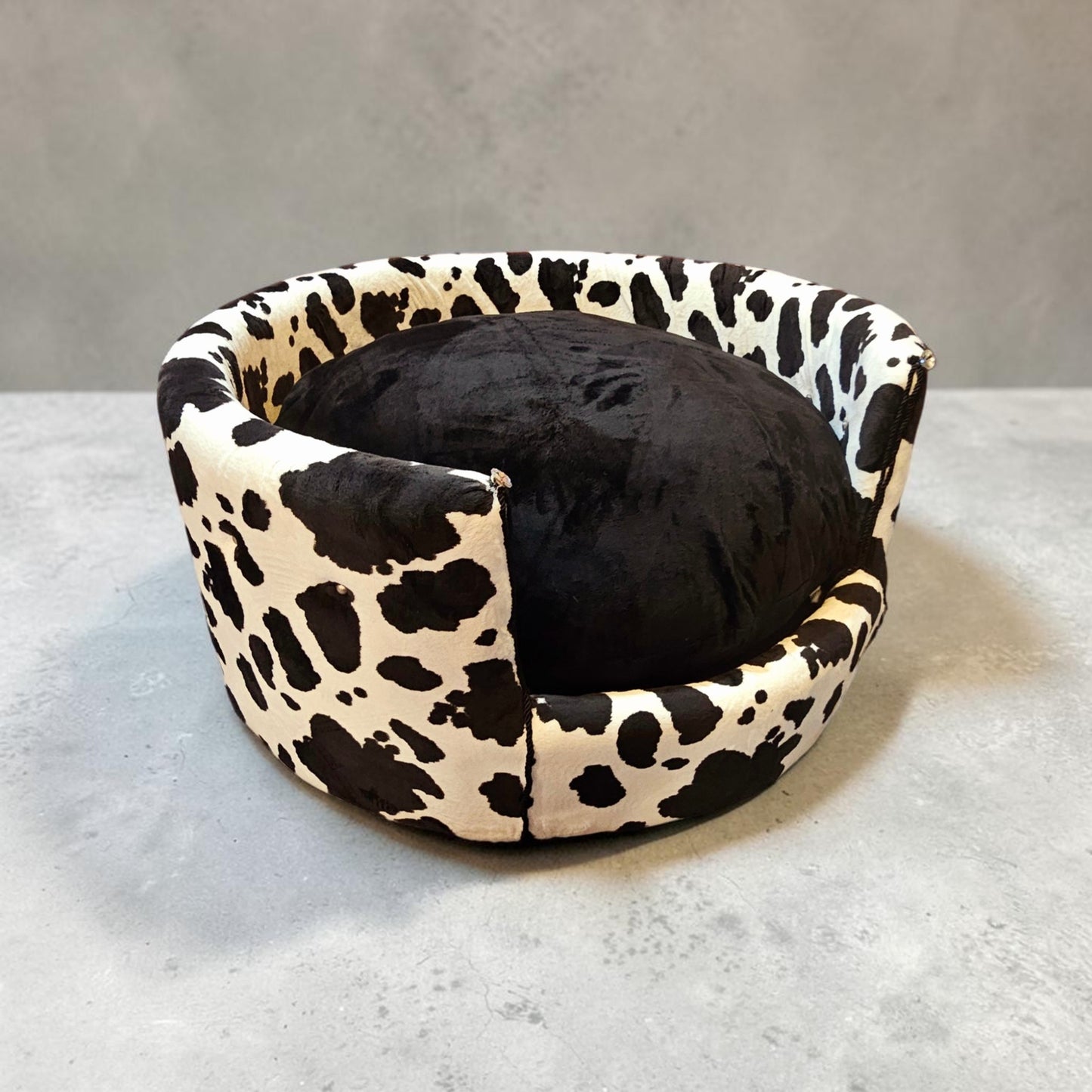 Cow print pet bed, luxury cow pet bed, round cow pet bed